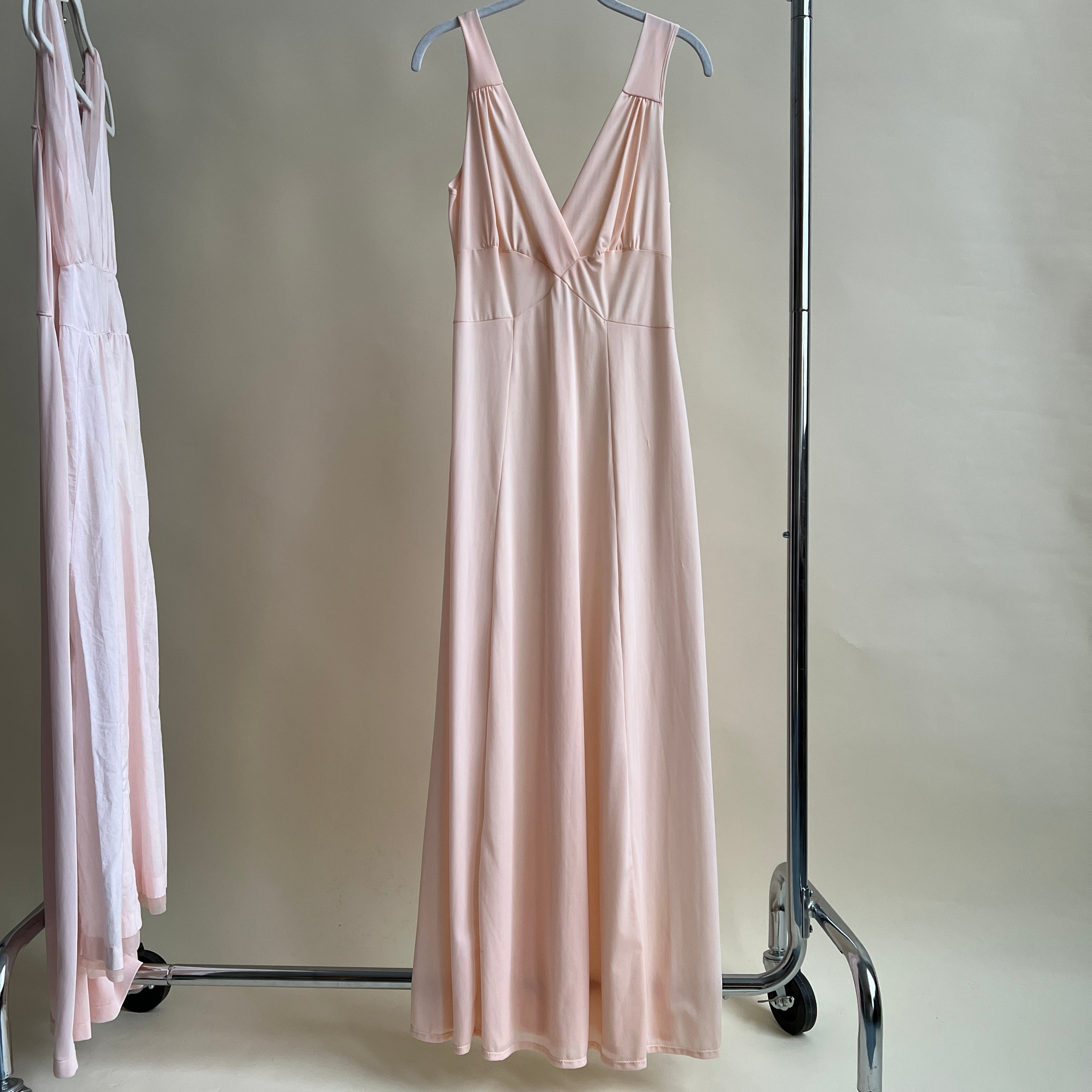 Vintage 50s baby pink maxi slip (M)