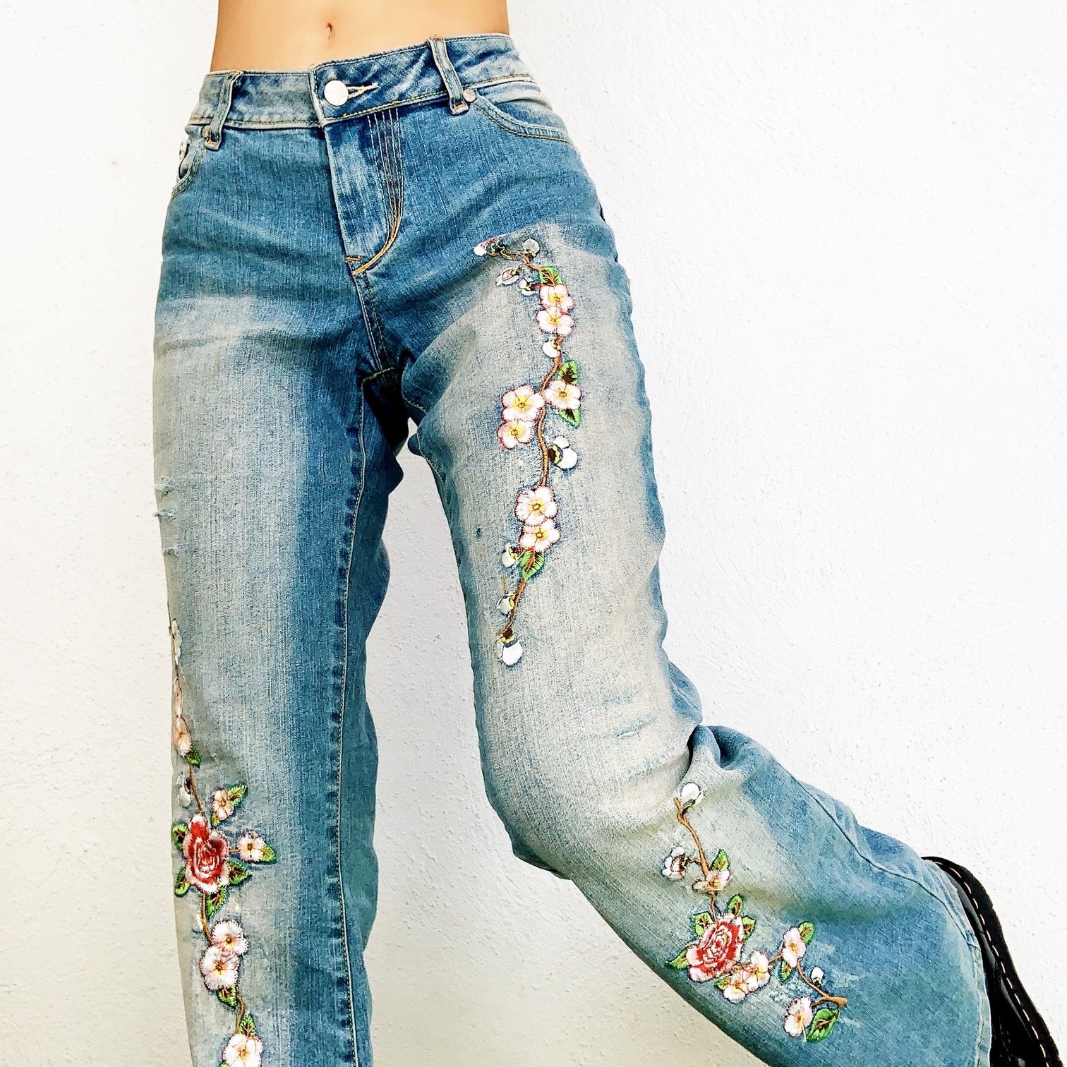 Early 2000s Embroidered Floral Jeans