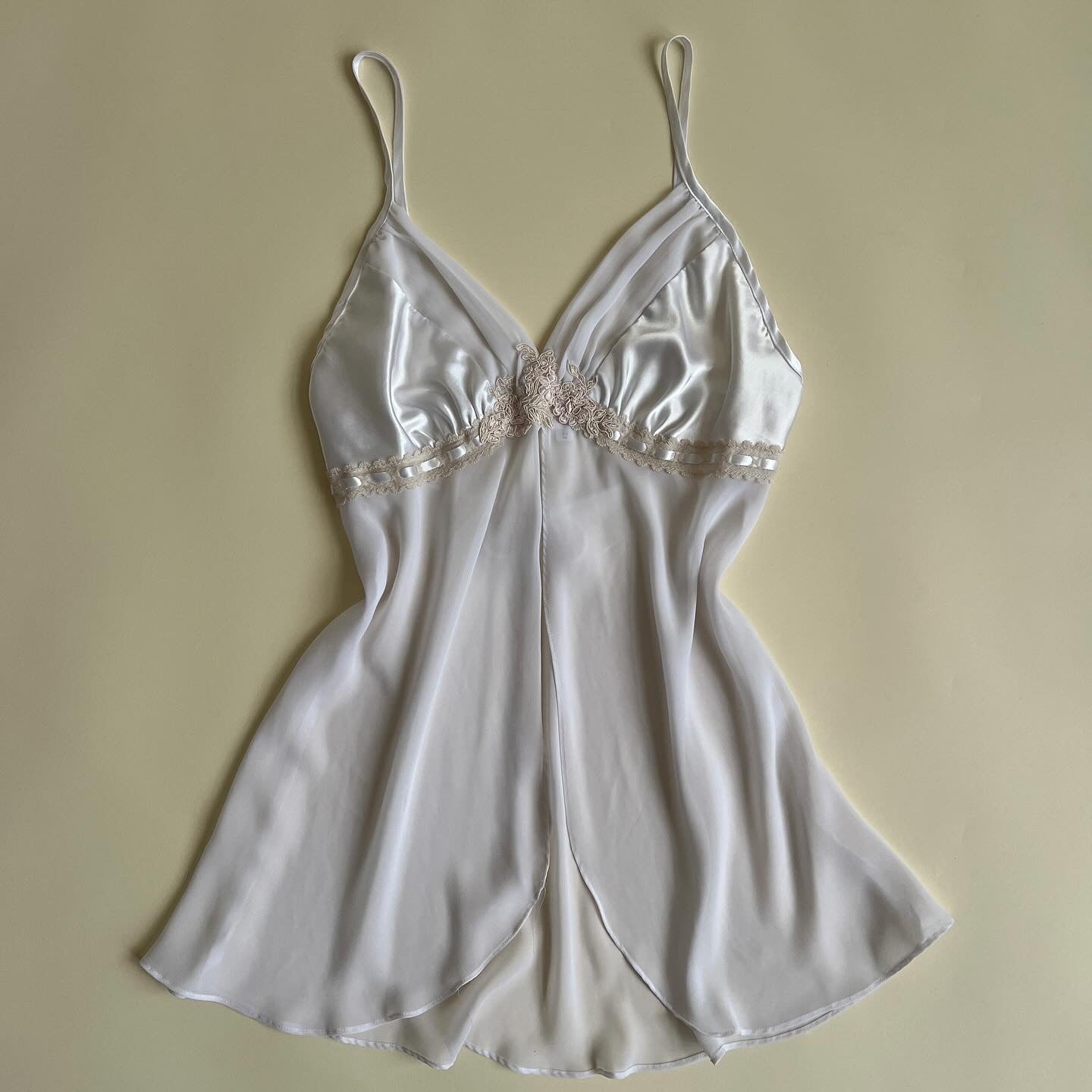 00s white satin slit cami top (M)