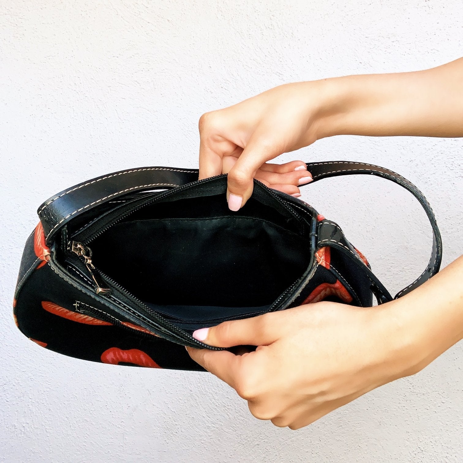 Early 2000s Lip Shoulder Bag