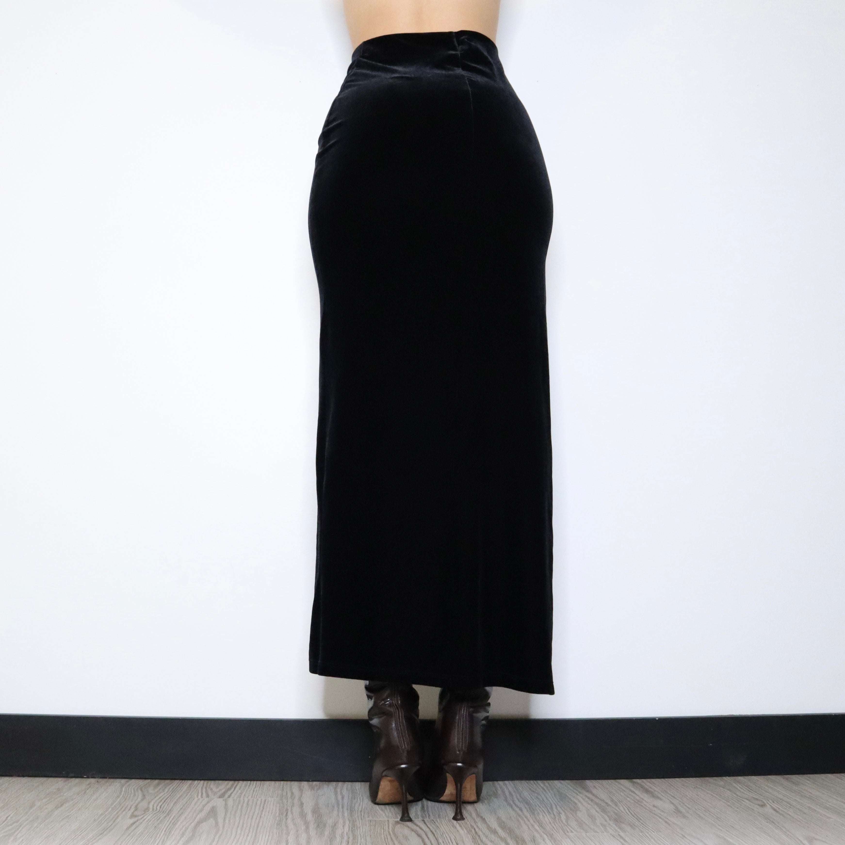 90s Black Velvet Maxi Skirt (XS/S)