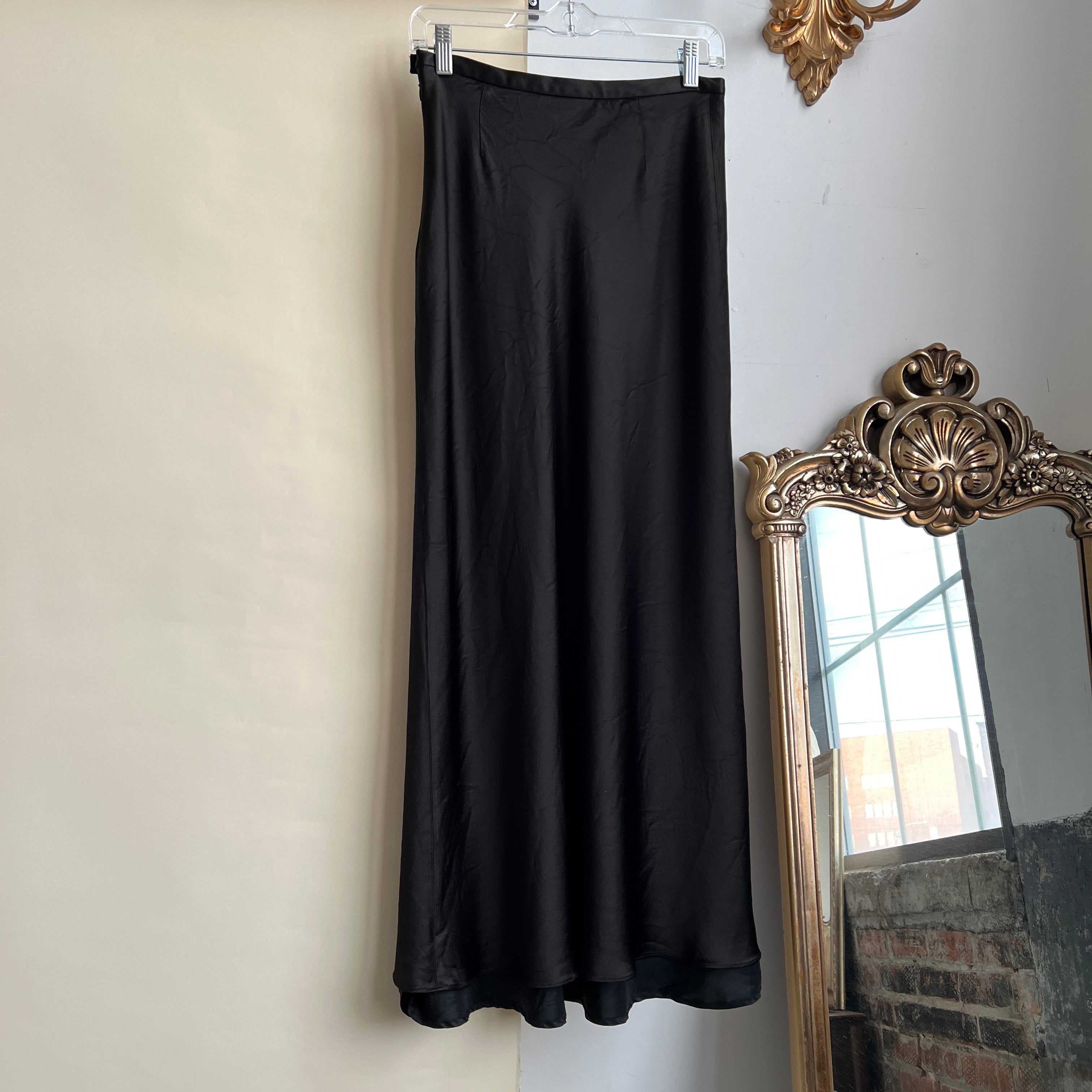 Vtg 90s black satin maxi skirt (S/M)