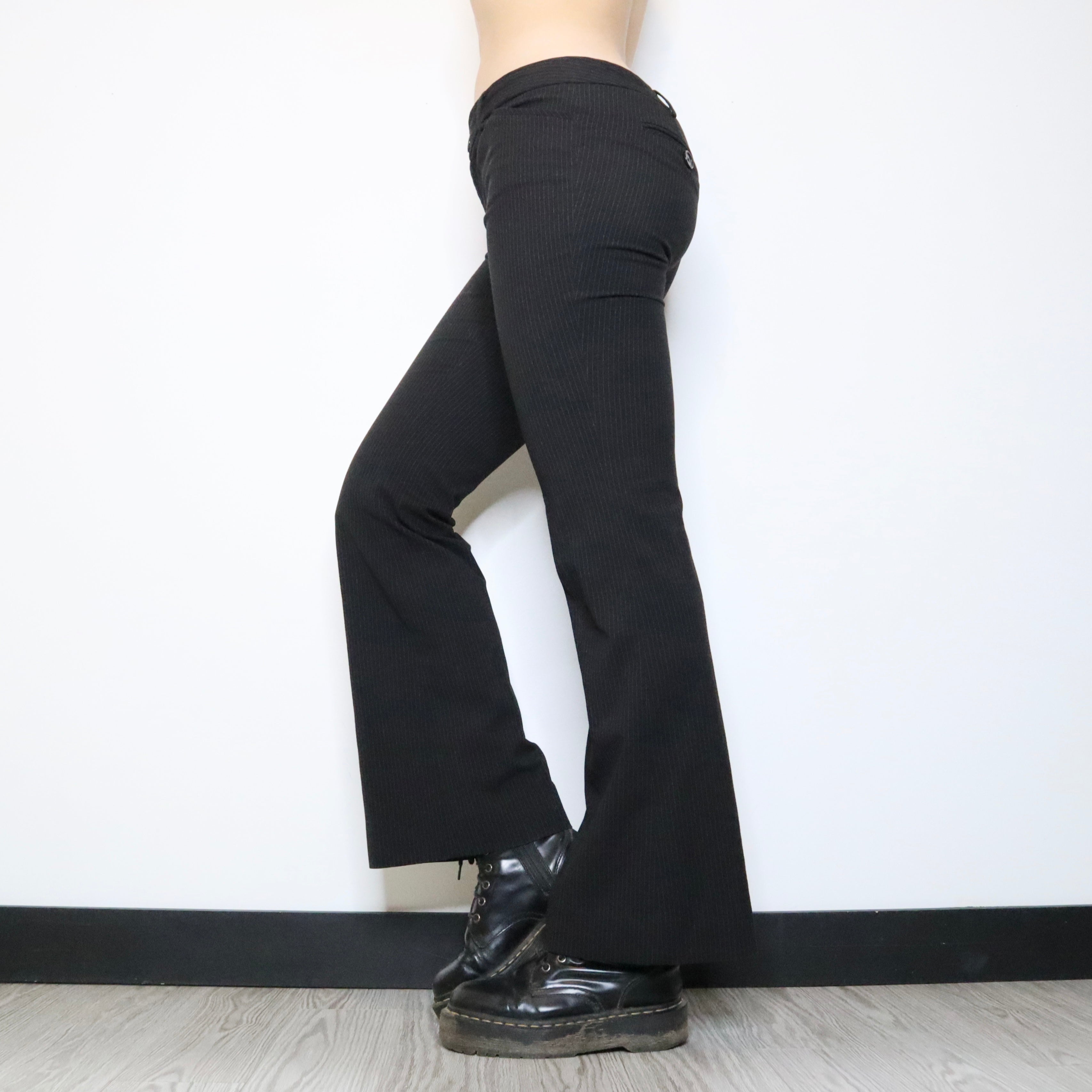Y2K Low Rise Pinstripe Flares (M)
