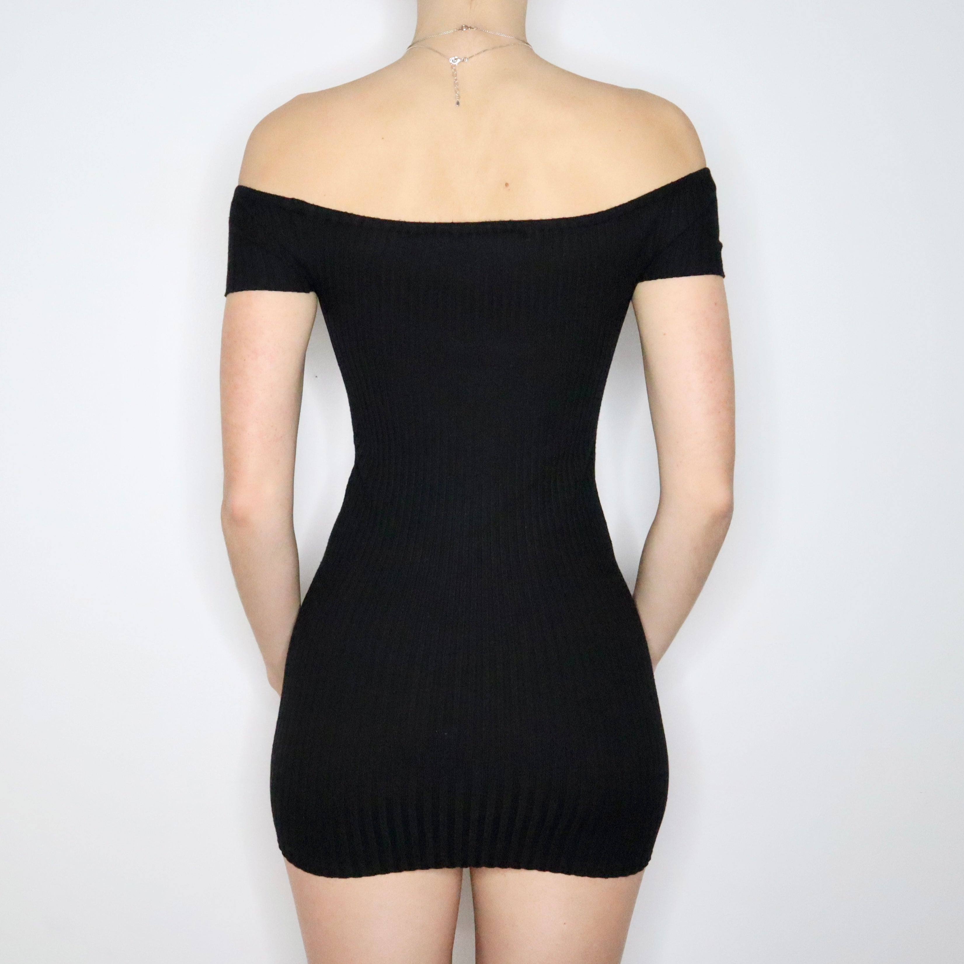 Y2K Black Ribbed Off the Shoulder Top (S)