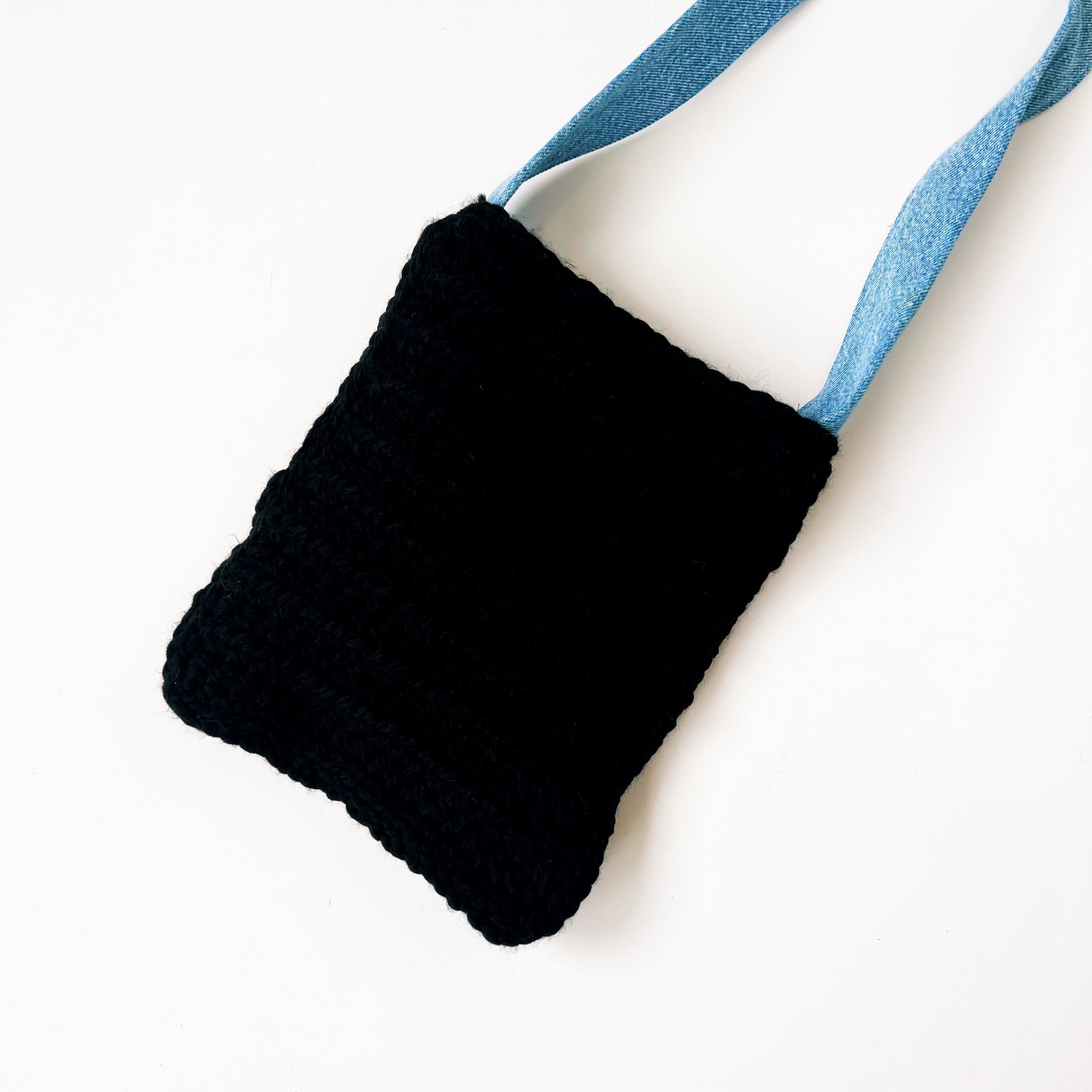Hand Knit Checkered Heart Crossbody Bag