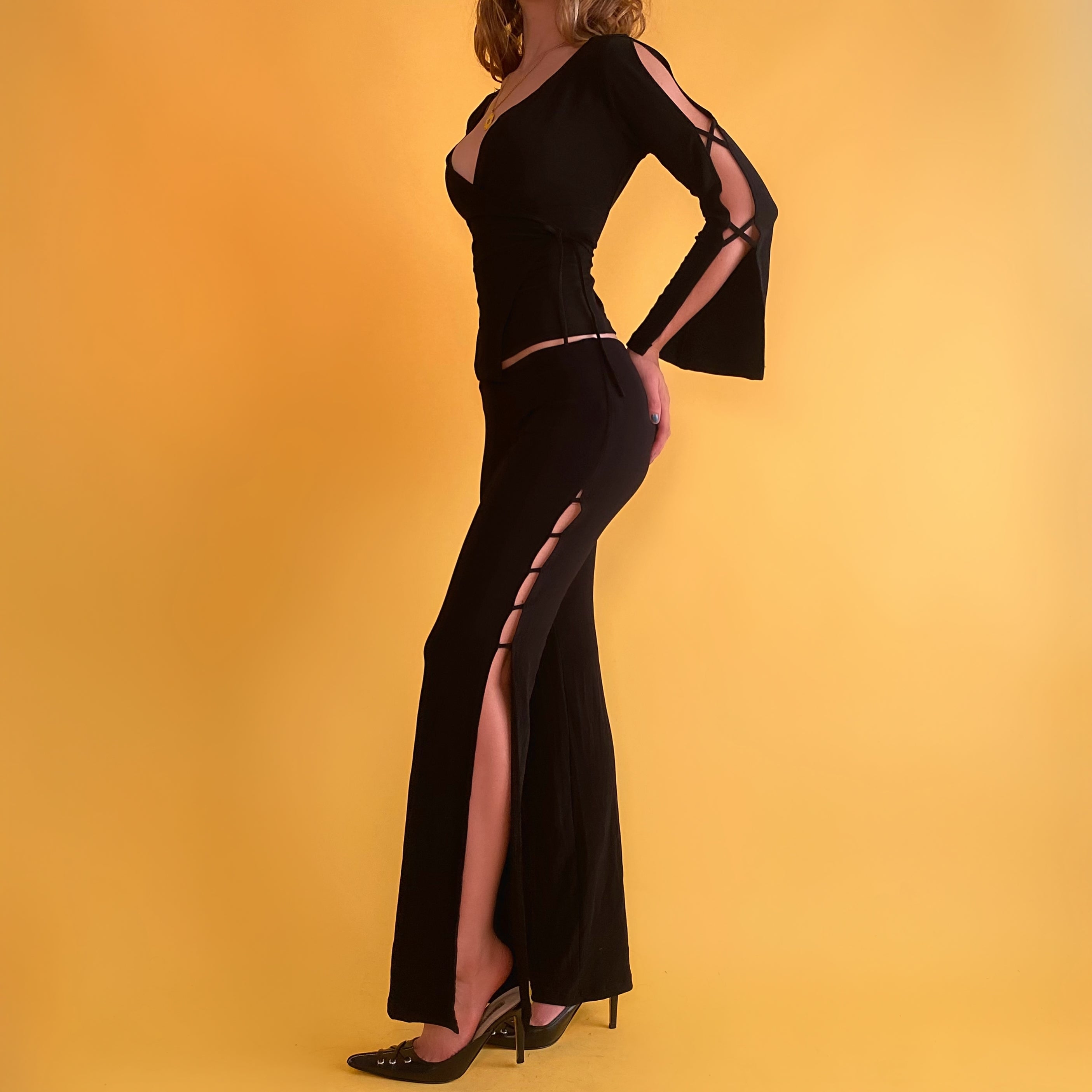 90’s Low Rise Cut Out Flare Pants - Medium