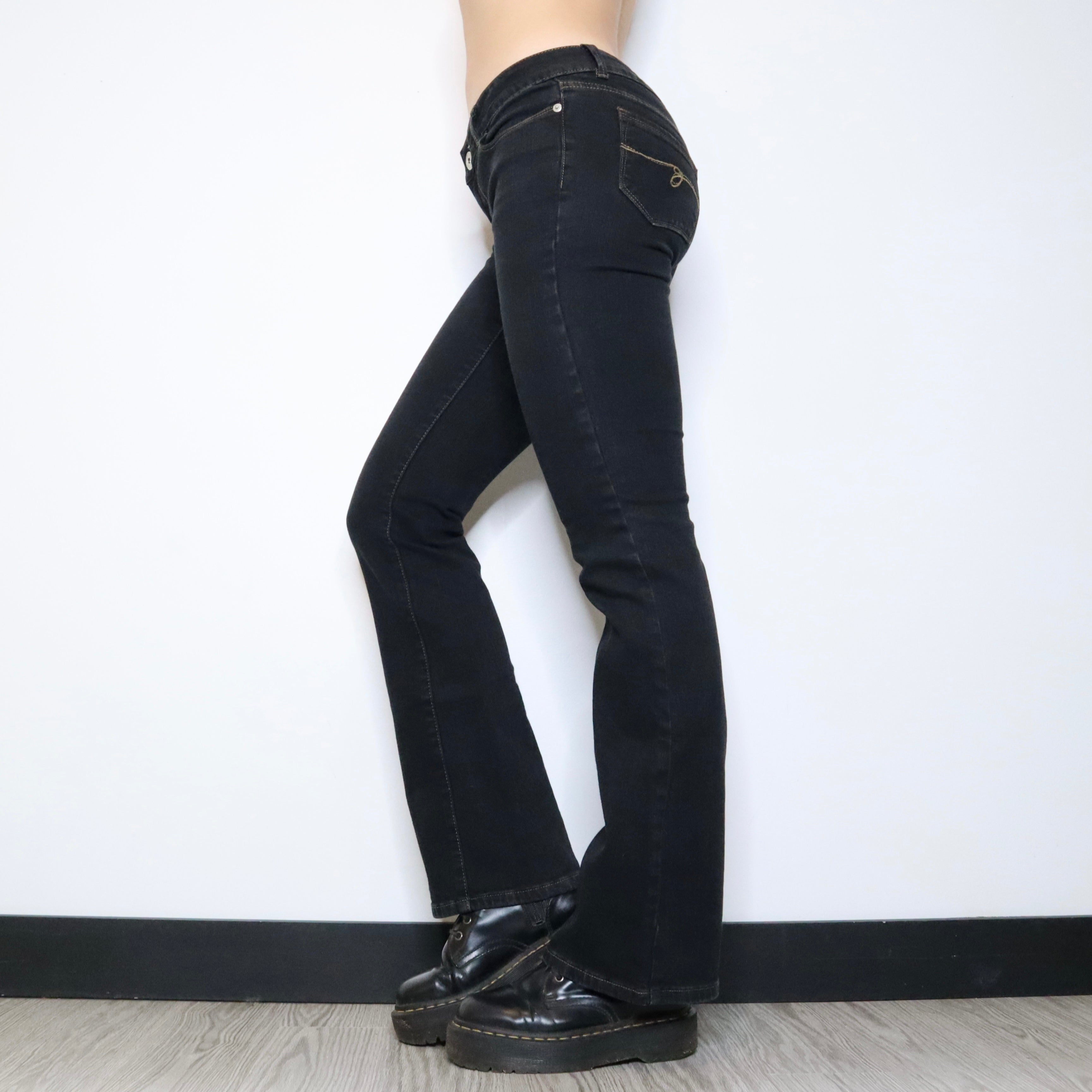 Y2K GUESS Low Rise Flare Jeans (S/M)