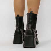 y2k unlisted.com chunky boots - size 8.5