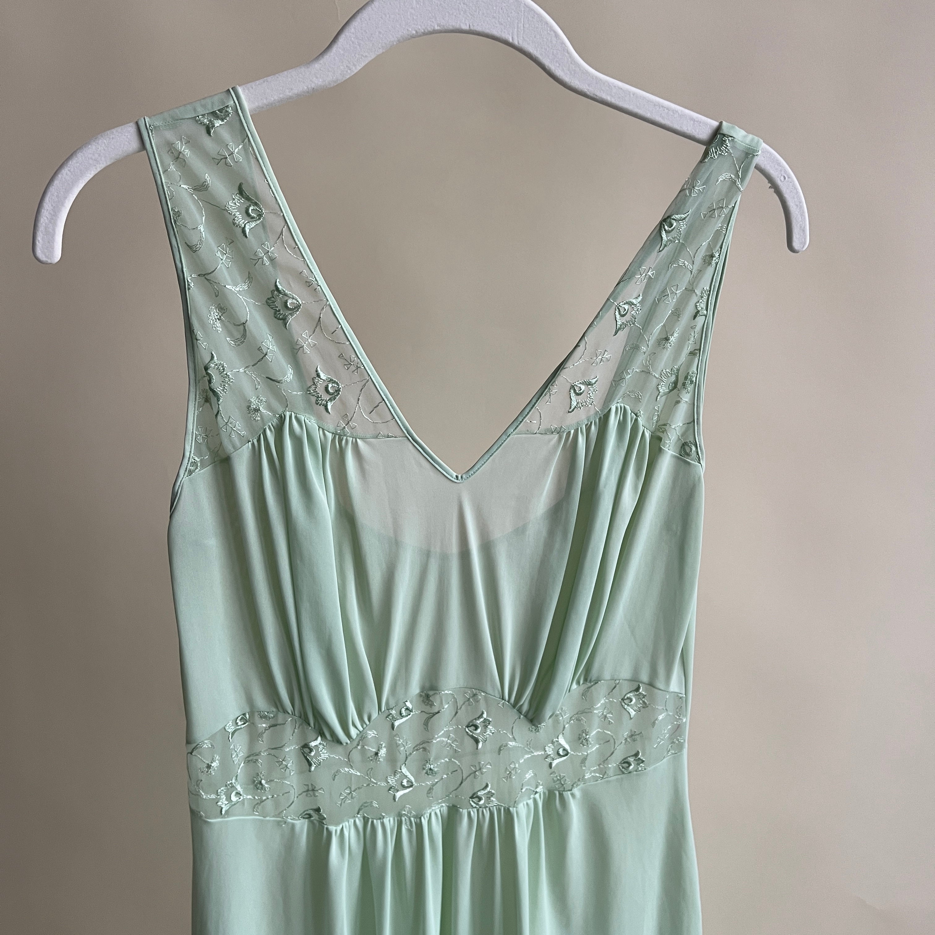 Vintage 50s pastel green maxi slip (M)I