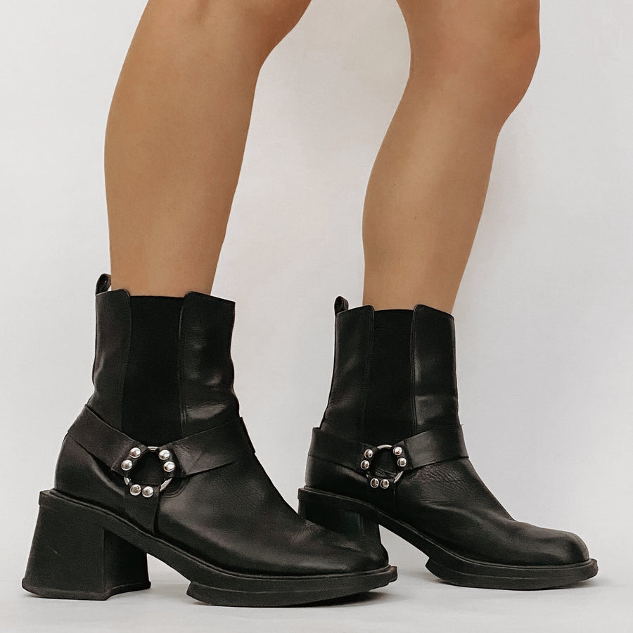 y2k unlisted.com chunky boots - size 8.5