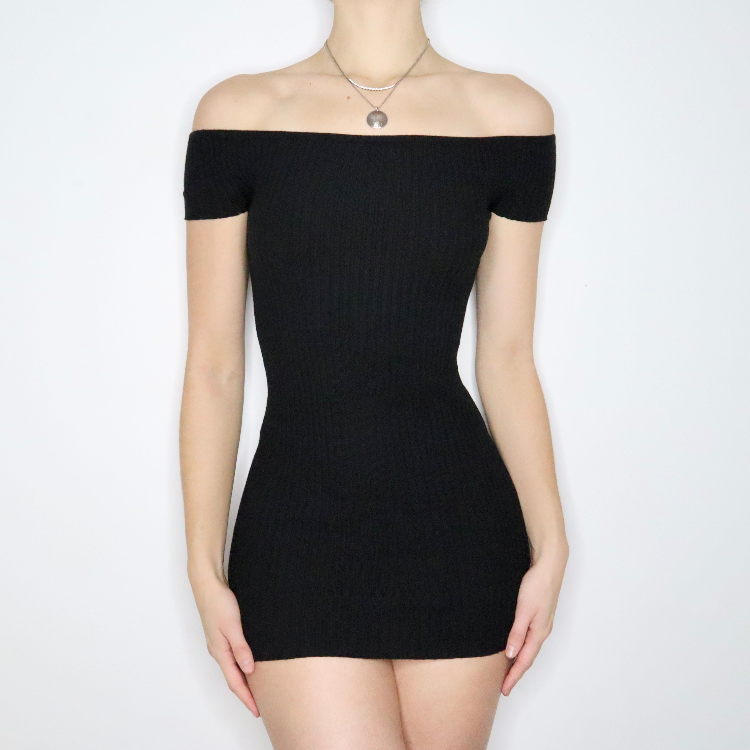 Y2K Black Ribbed Off the Shoulder Top (S)