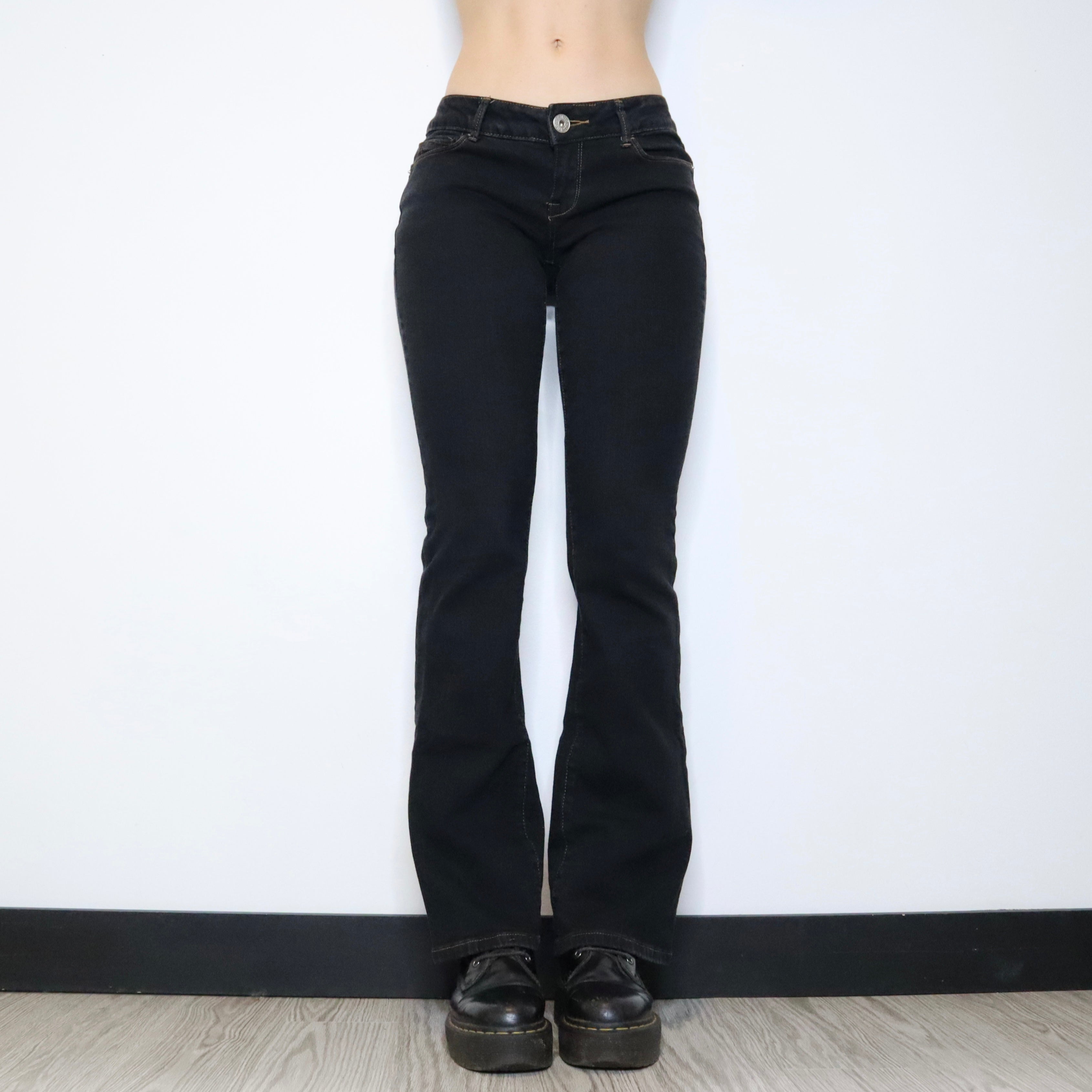 Y2K GUESS Low Rise Flare Jeans (S/M)