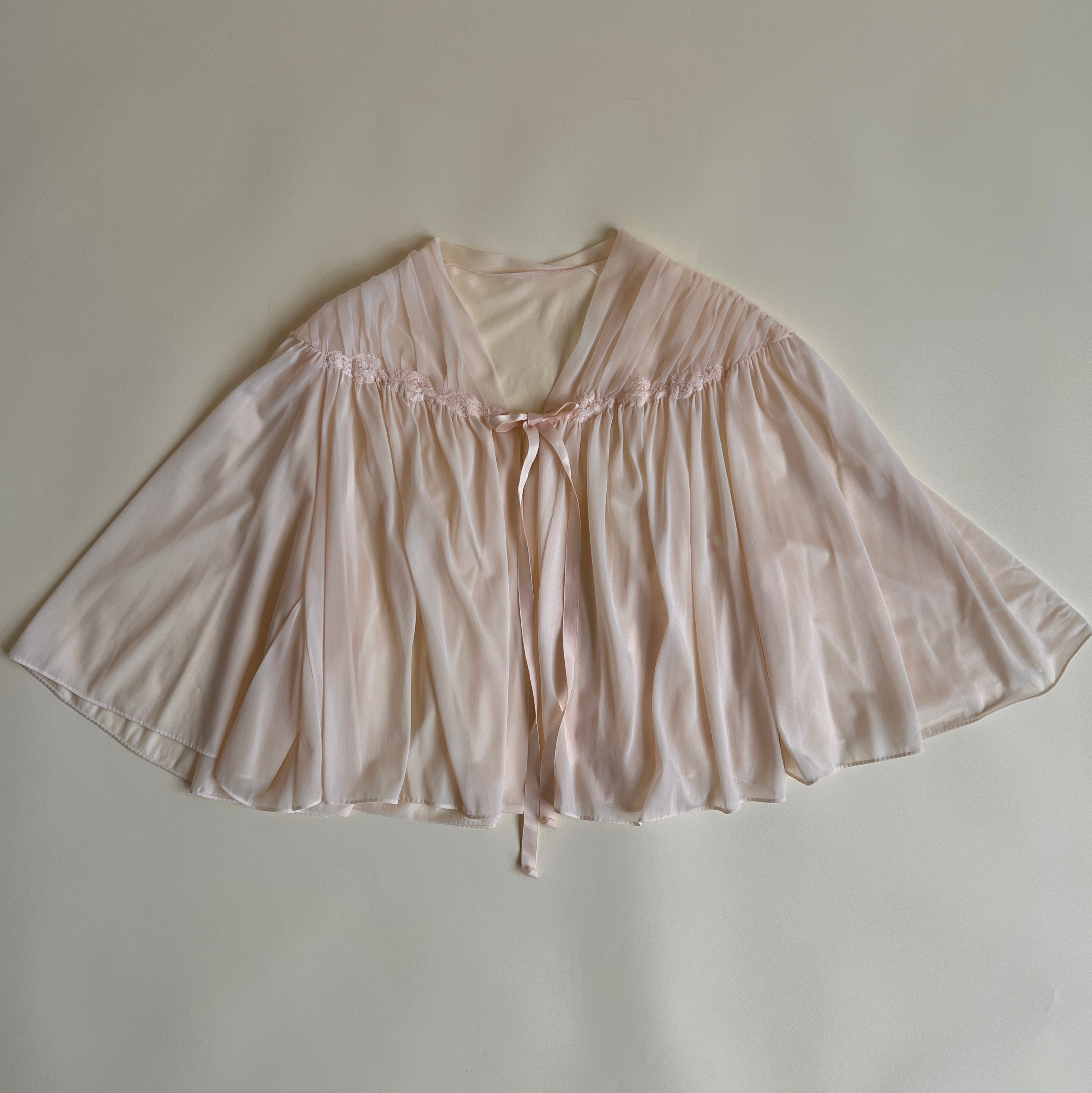 Vintage 50s baby pink pleated bed jacket