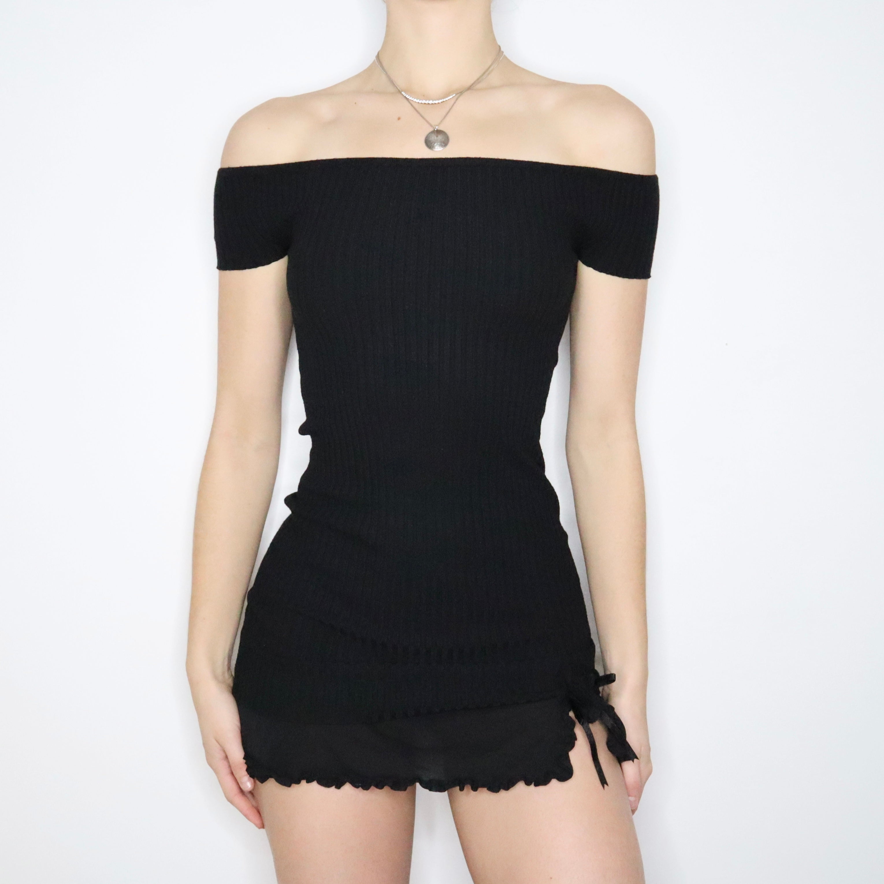 Y2K Black Ribbed Off the Shoulder Top (S)