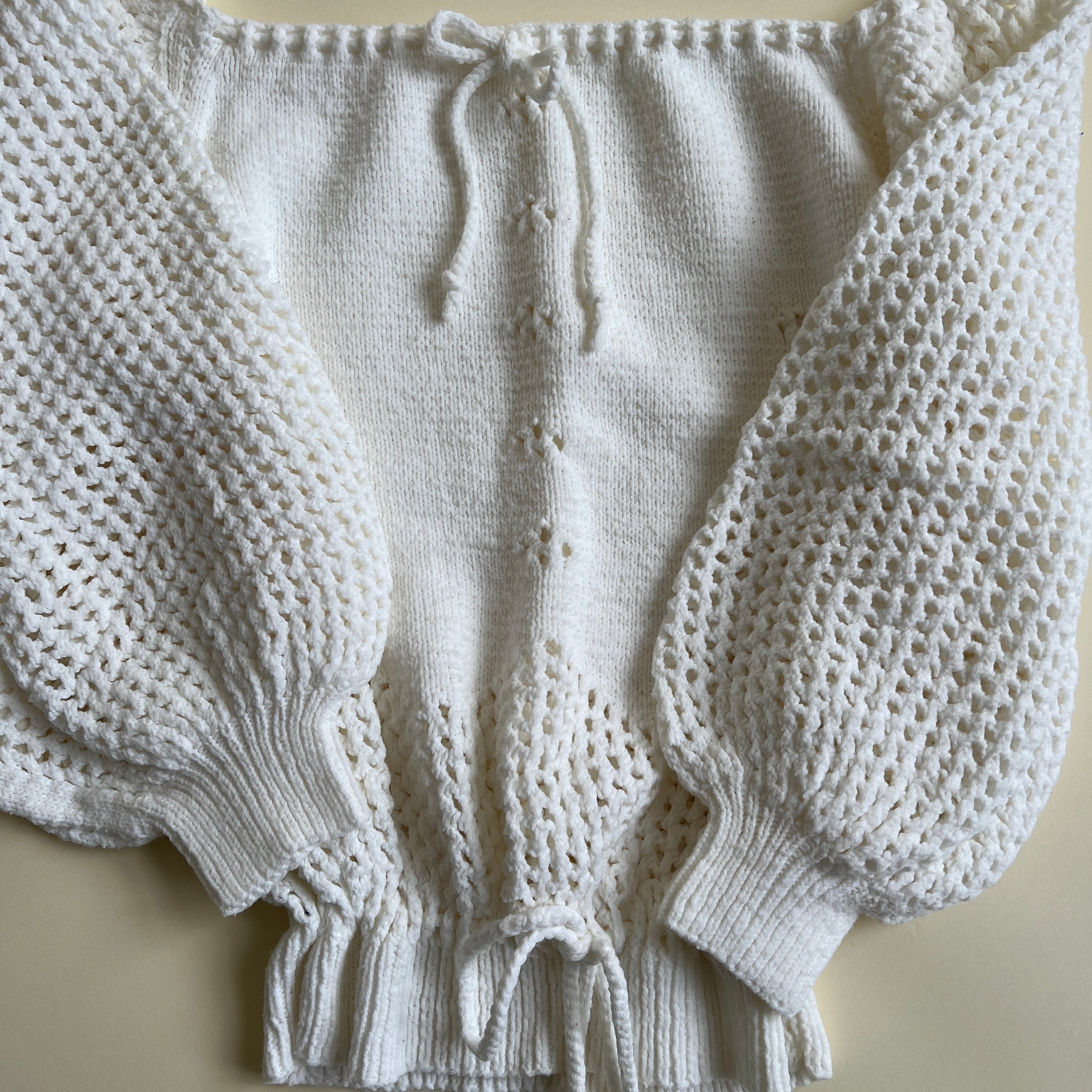 White crochet balloon sleeve sweater