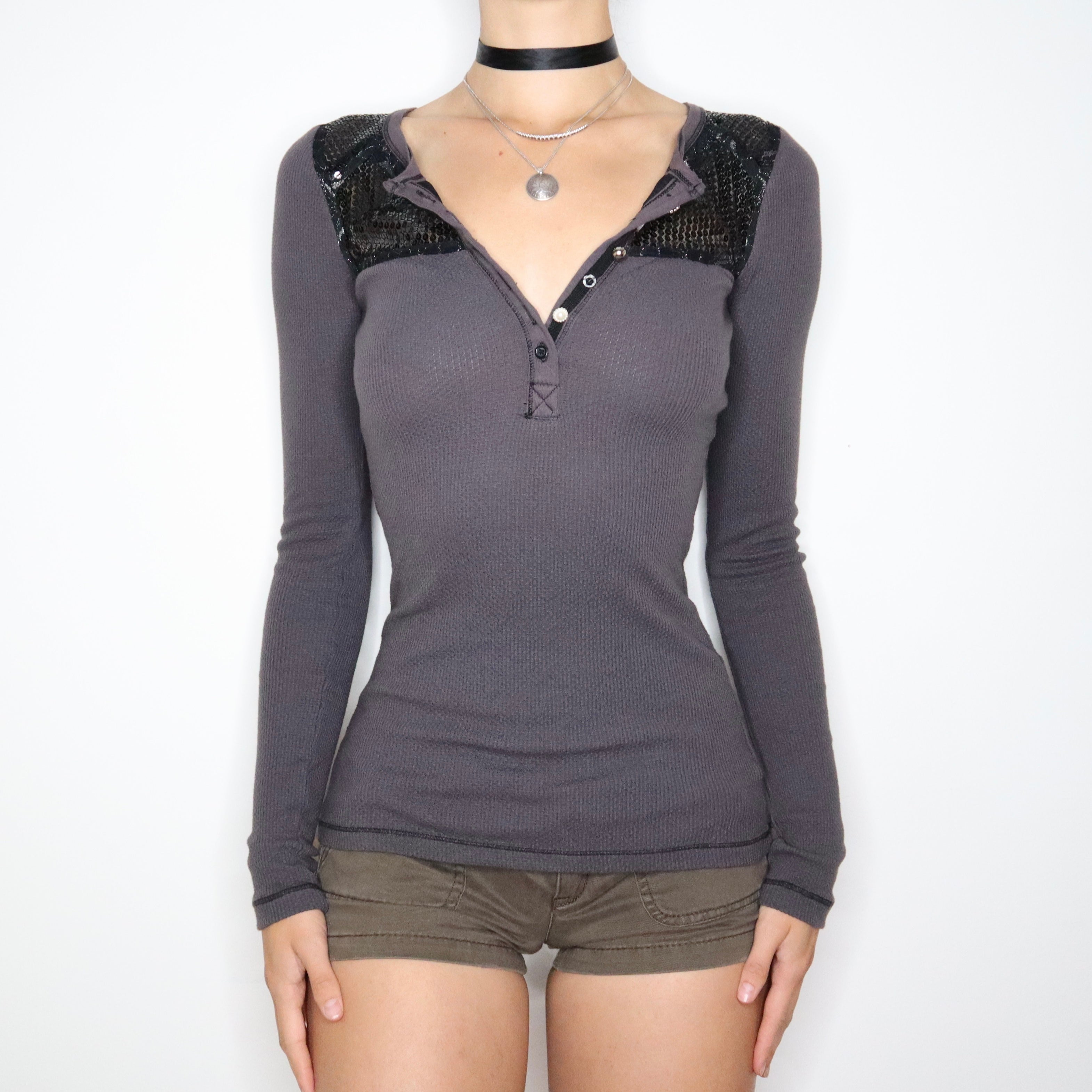 Y2K Gray Long Sleeve Henley Tee (XS)