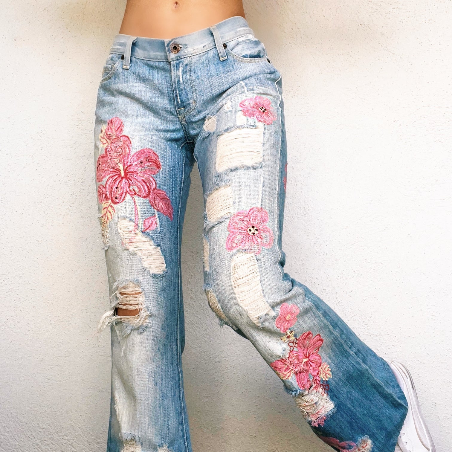 Distressed Floral Guess Jeans