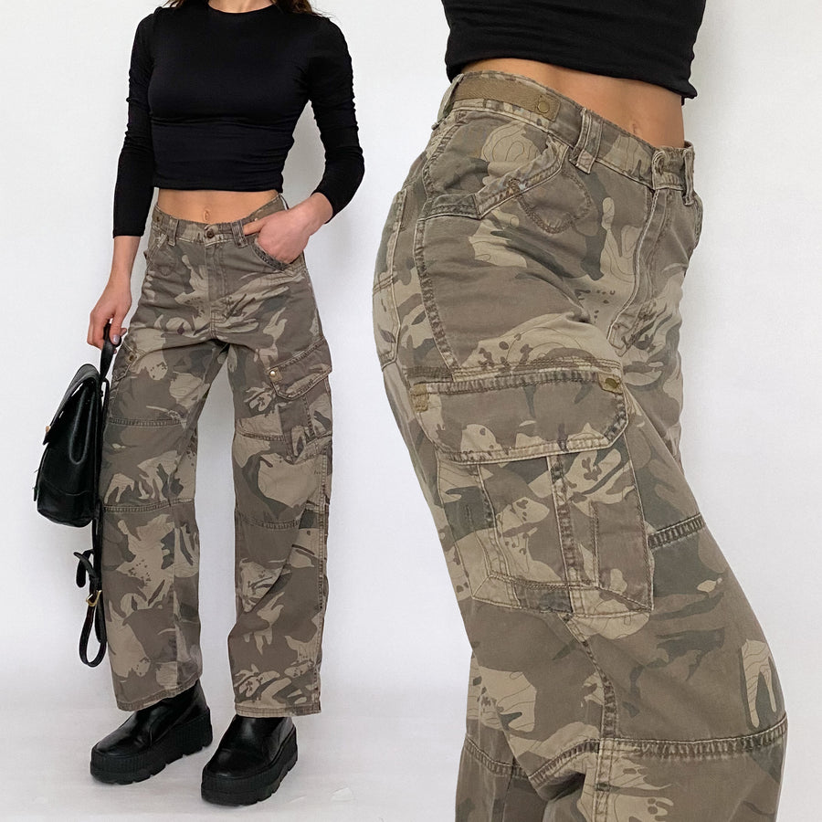 vintage camo cropped high rise cargos - extra small