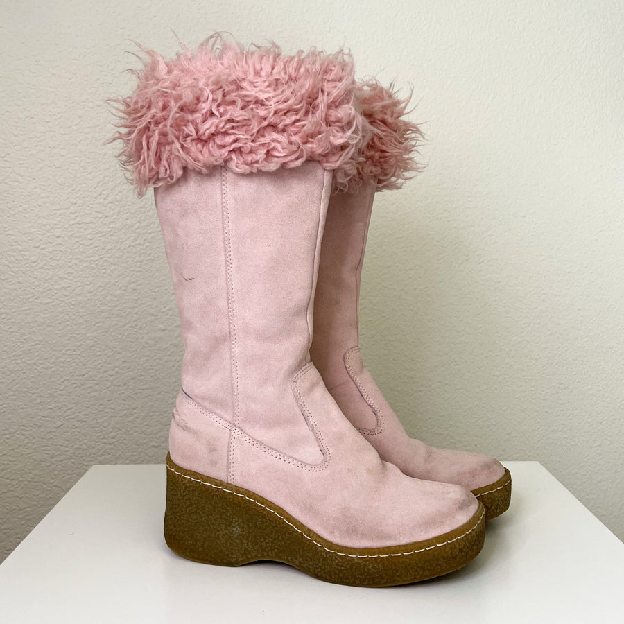 Pink sherpa outlet boots