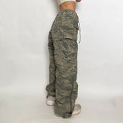 camo bungee nylon pants - medium