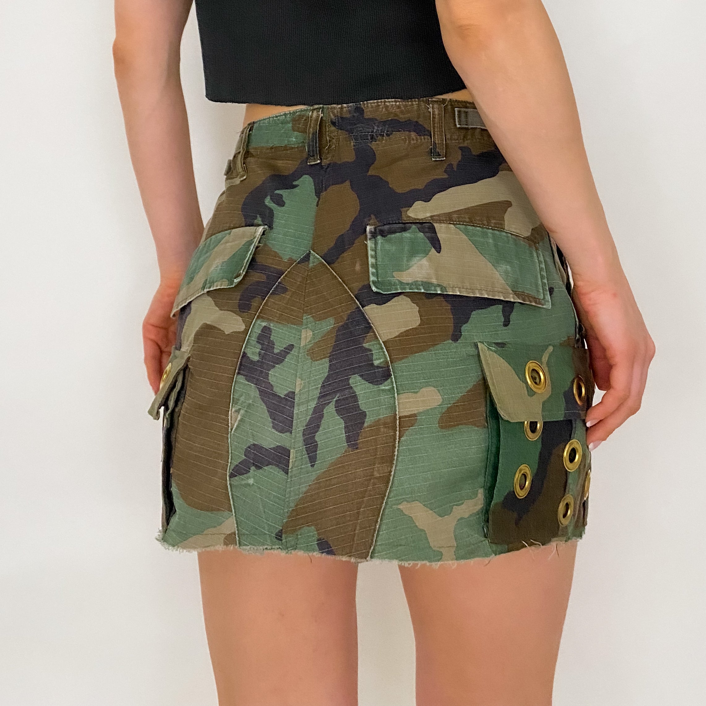 Camo Grommet Mini Skirt - Medium