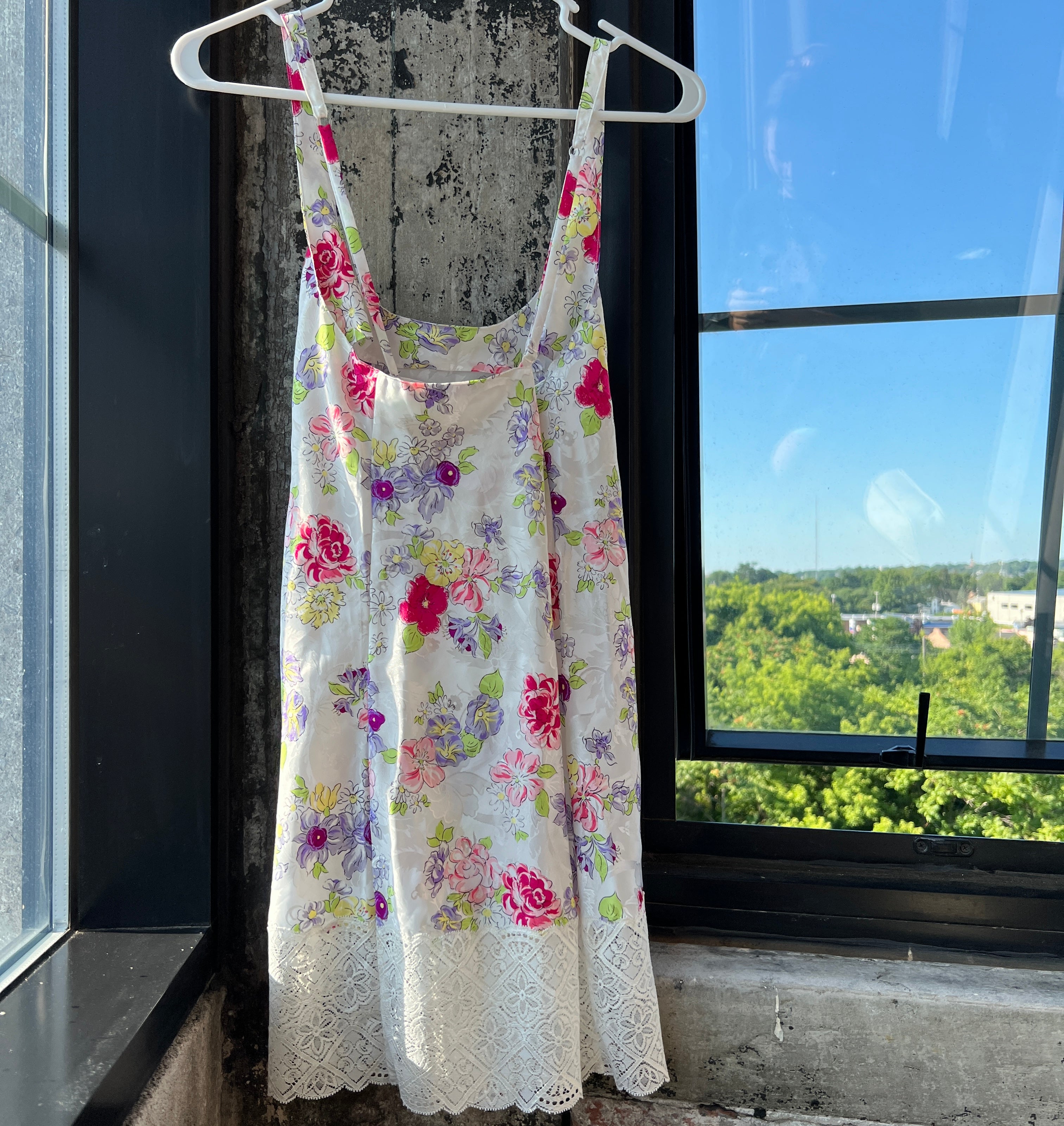 00s vs satin floral slip