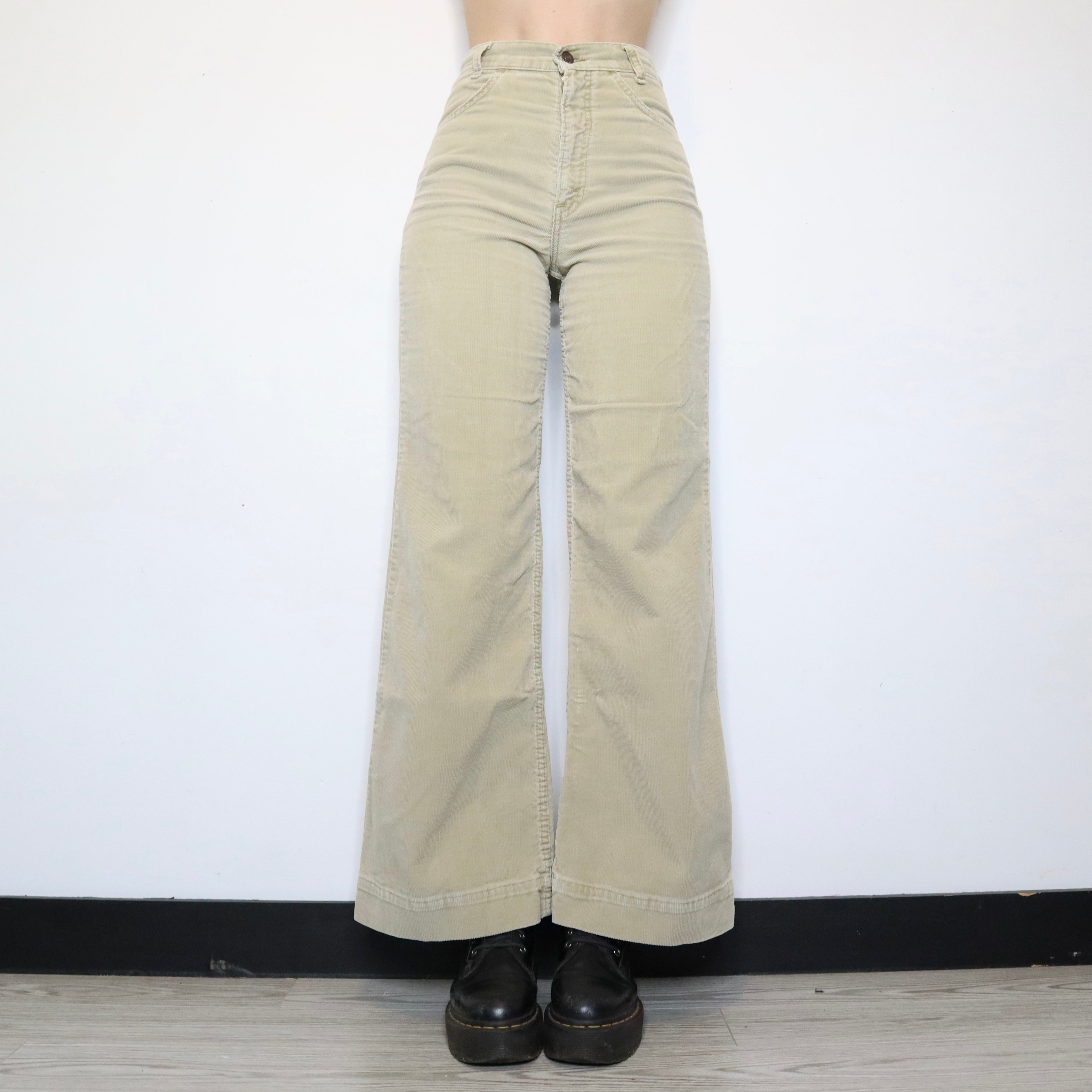 70s Beige Wide Leg Levi’s Pants (S)