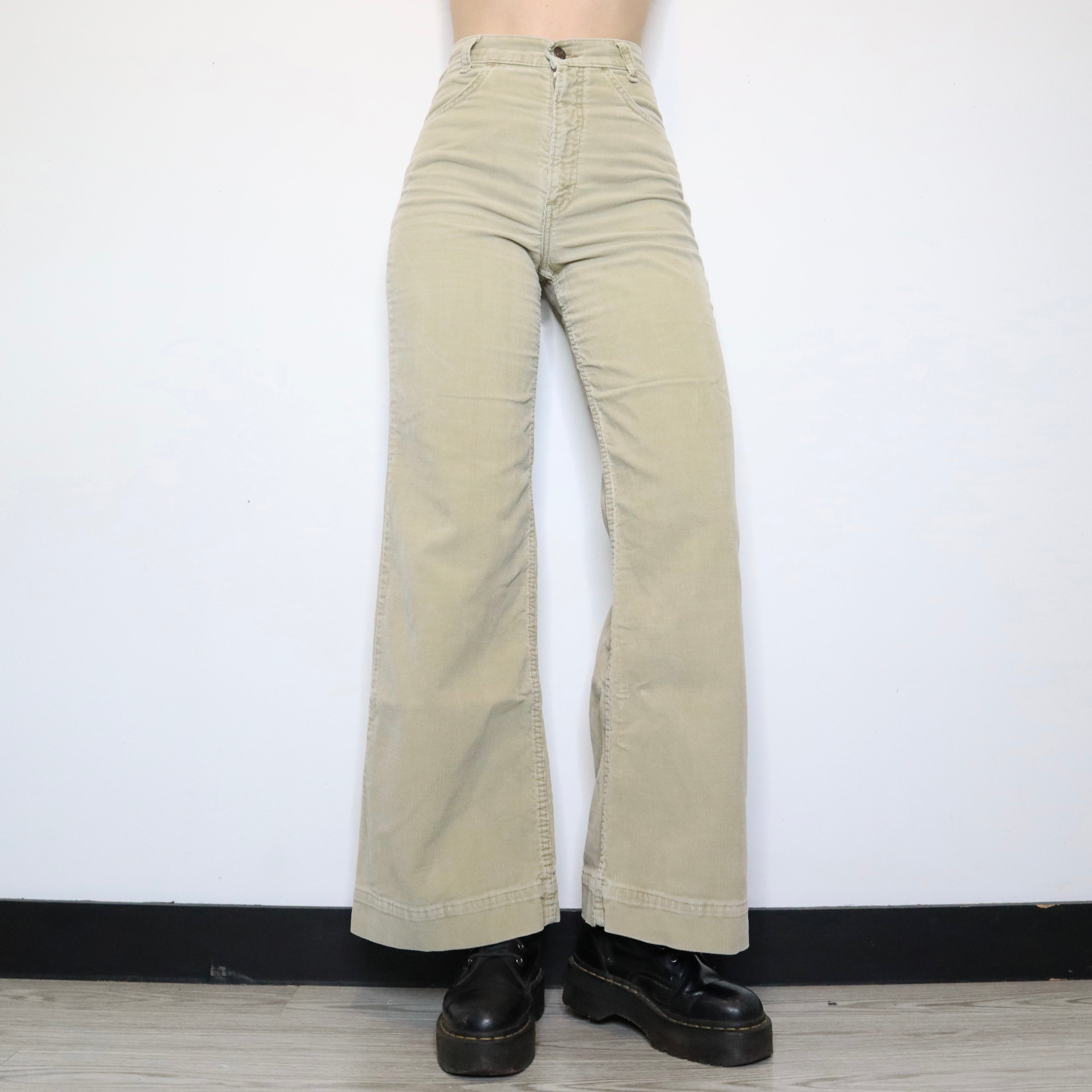 70s Beige Wide Leg Levi’s Pants (S)