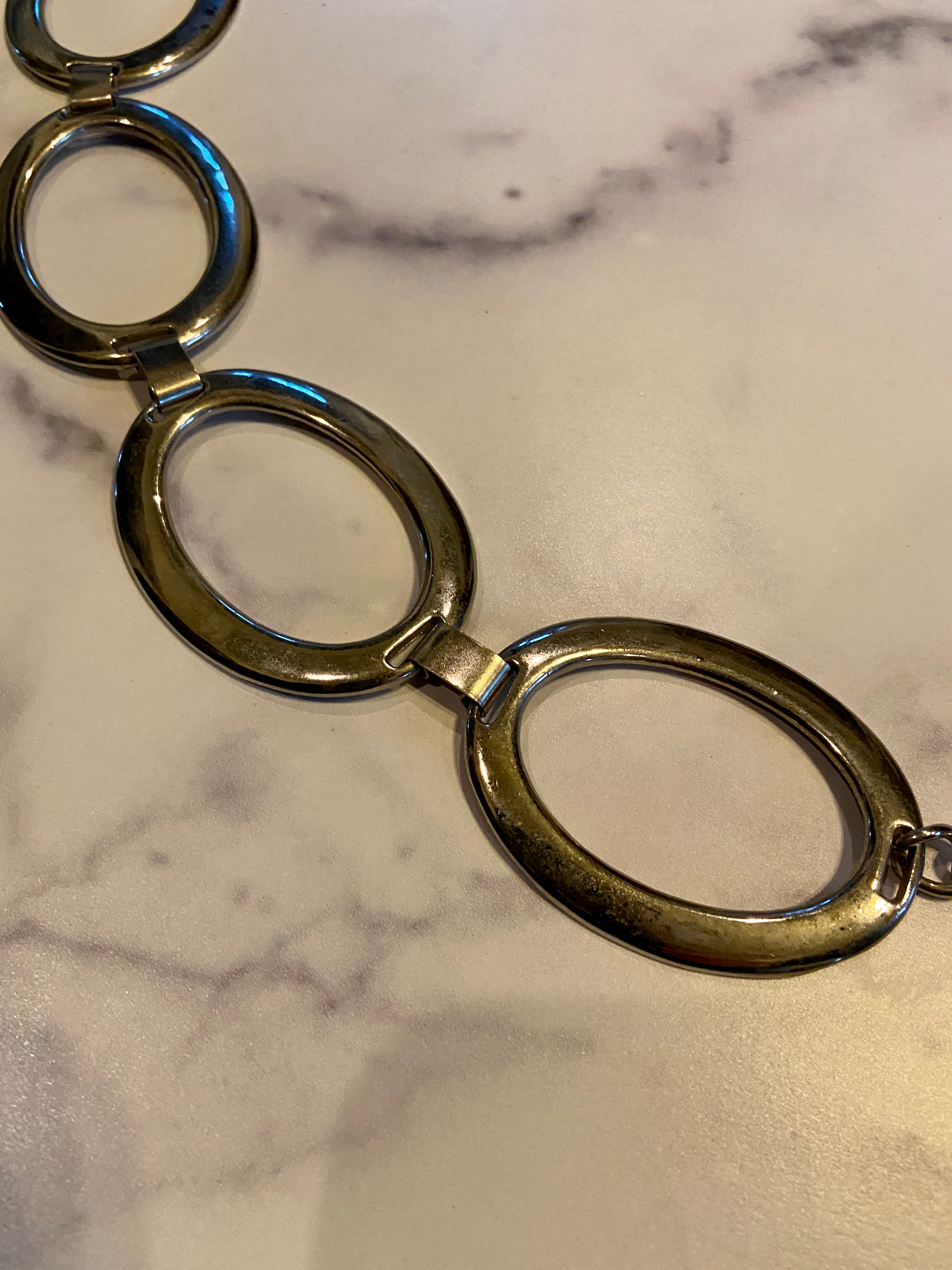 Groovy Oval Chain Belt