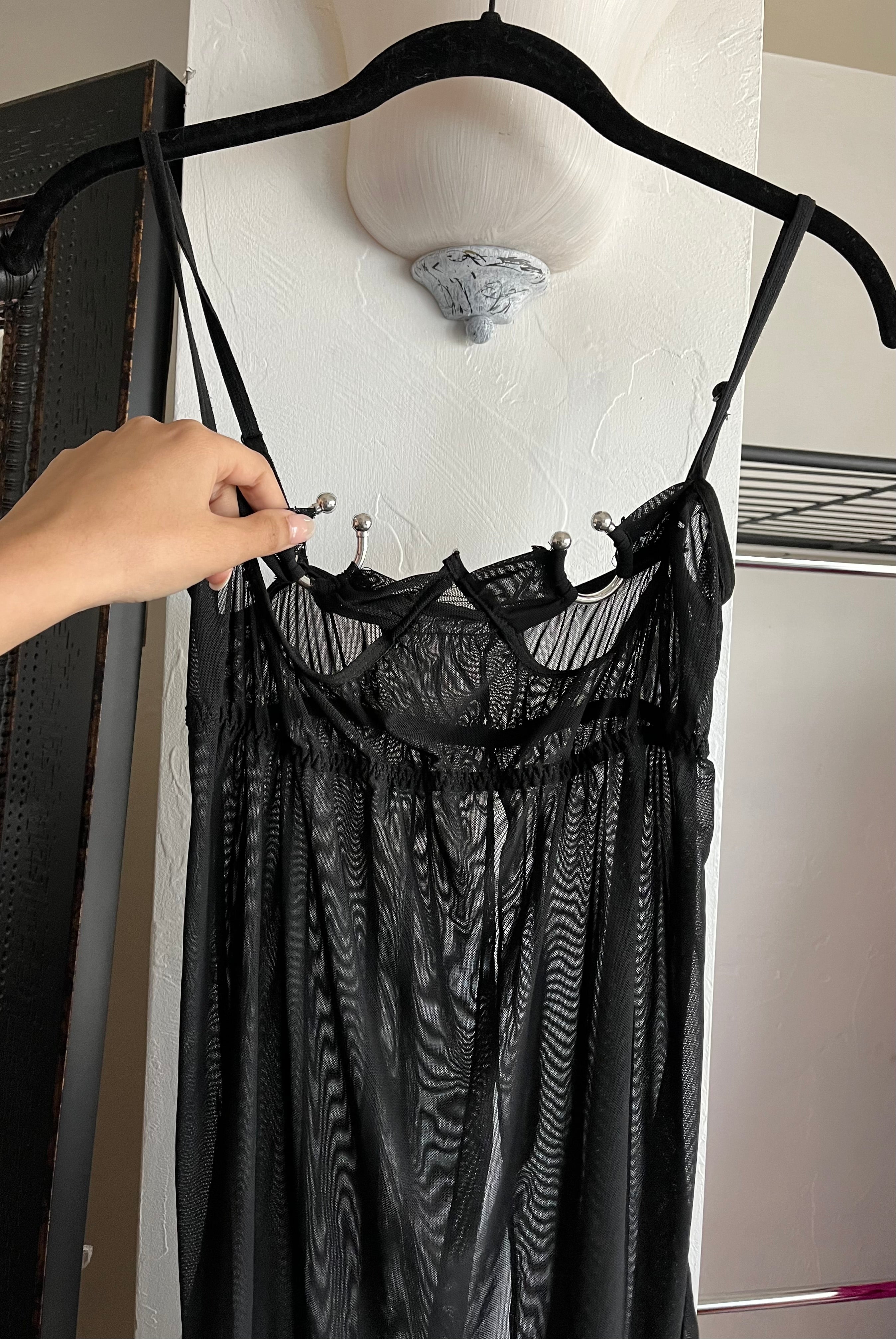 Mesh + metal