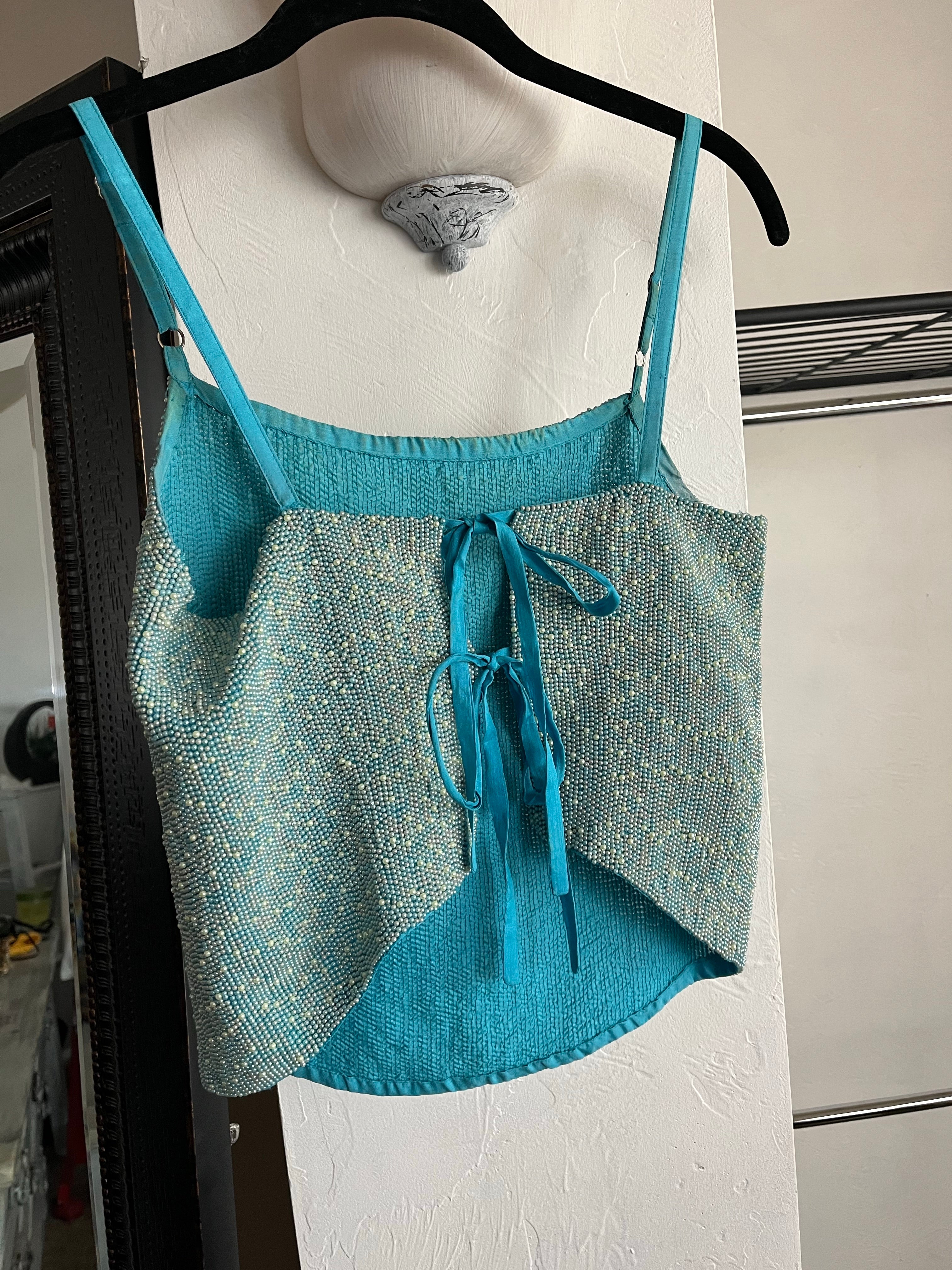Bows & backless