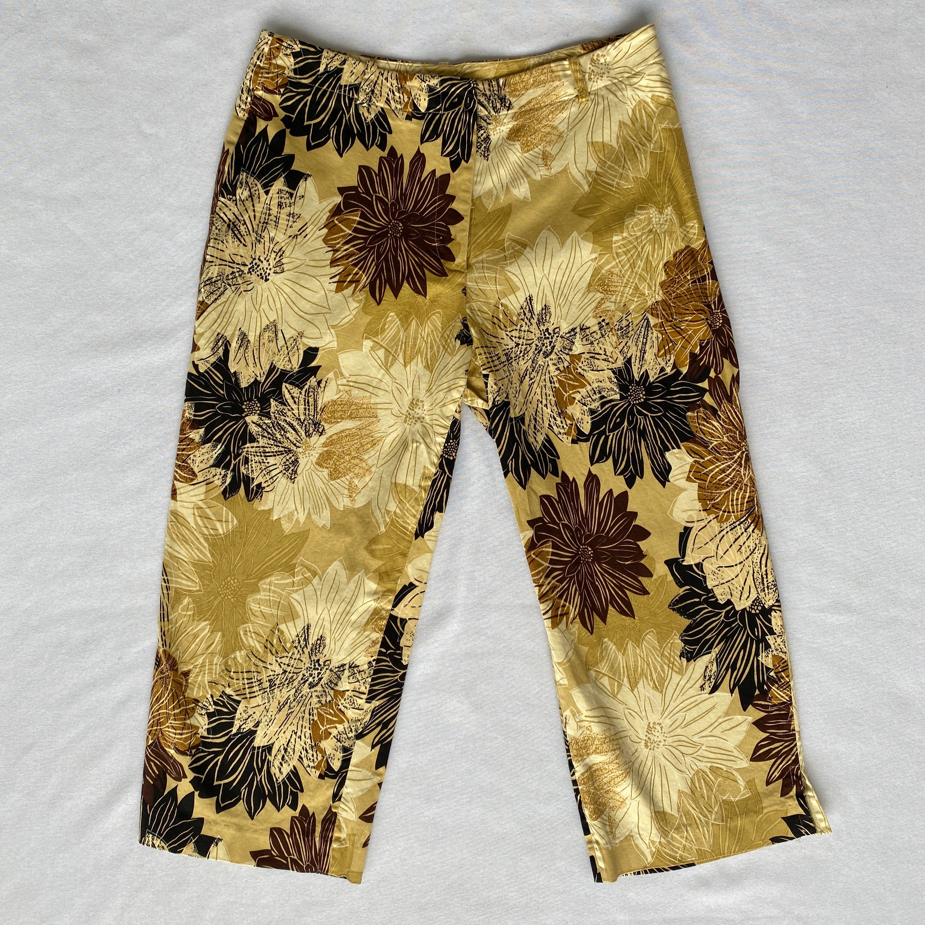 Vintage floral capris