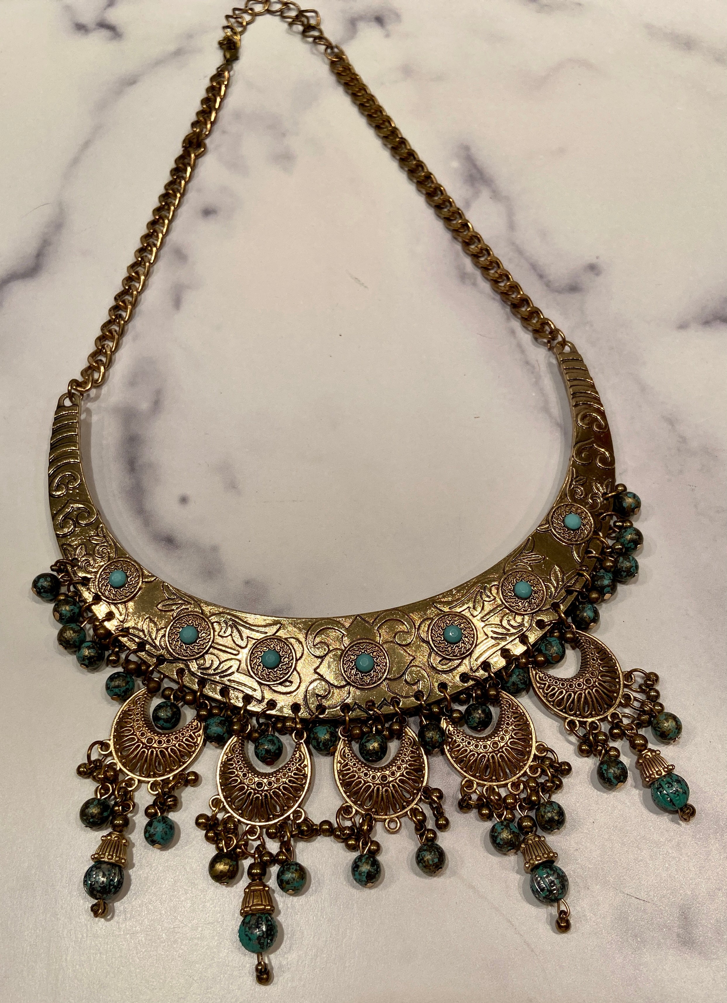 Vintage choker