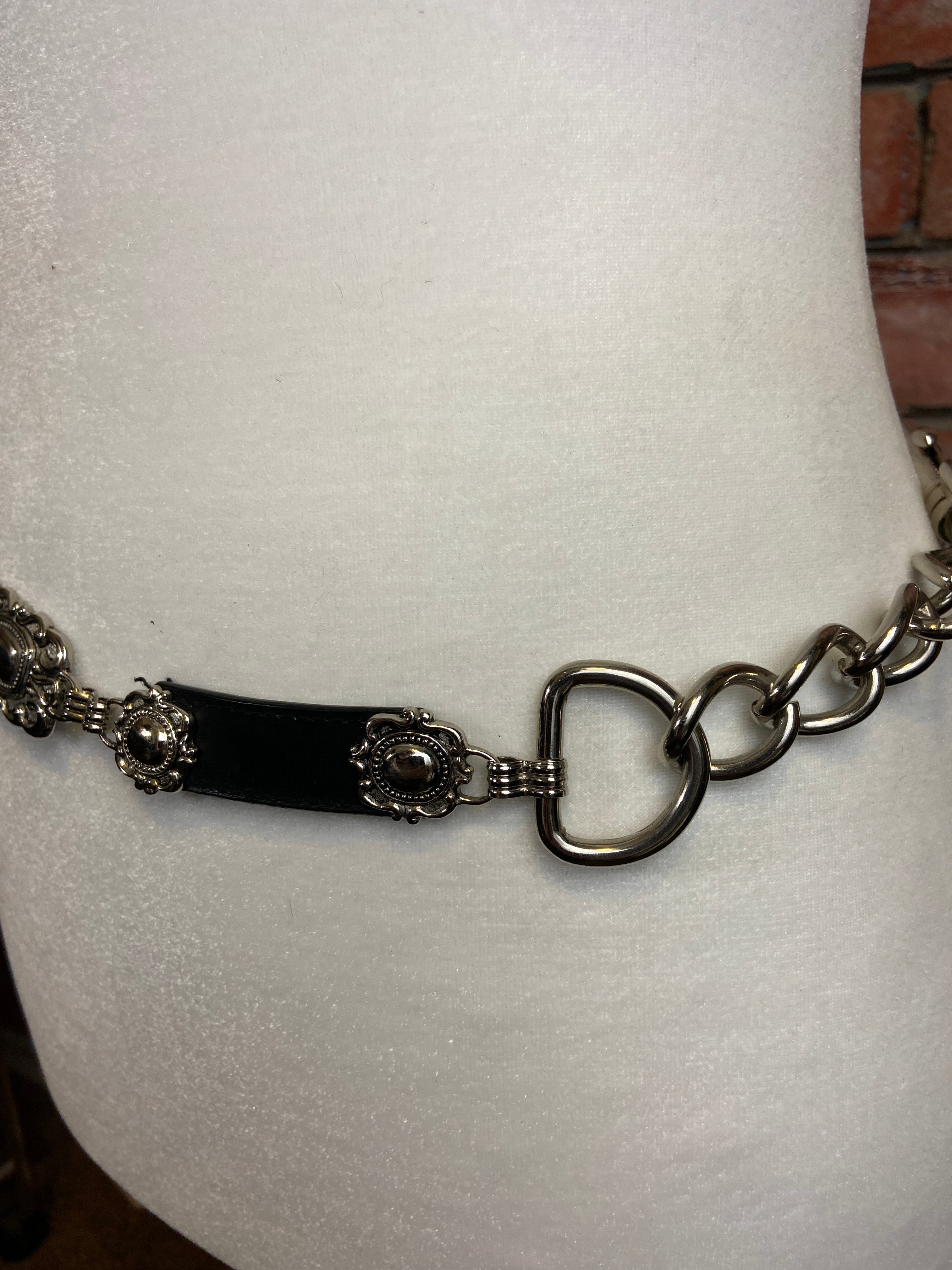 Belts or choker