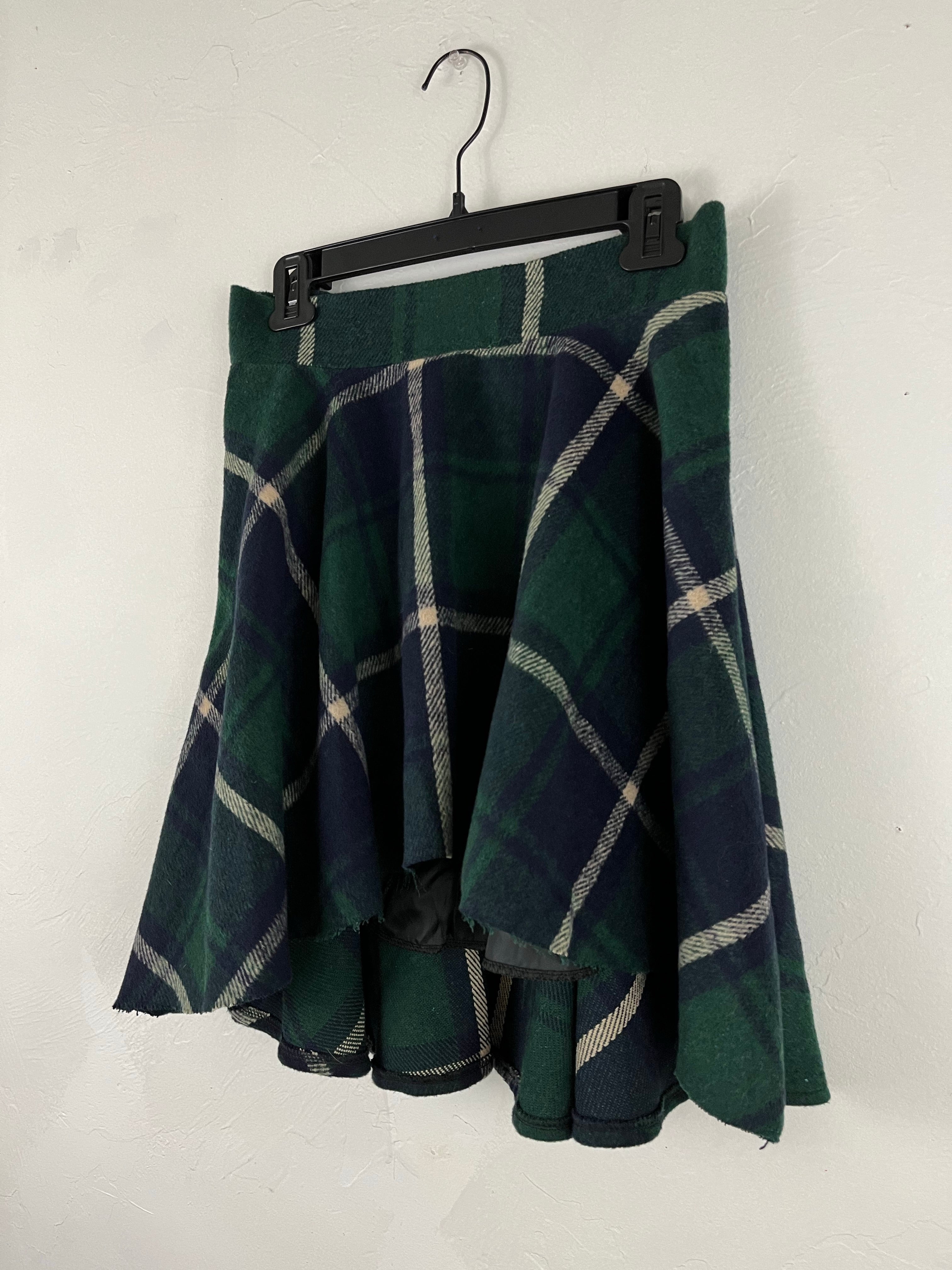 Wooly crop skirt