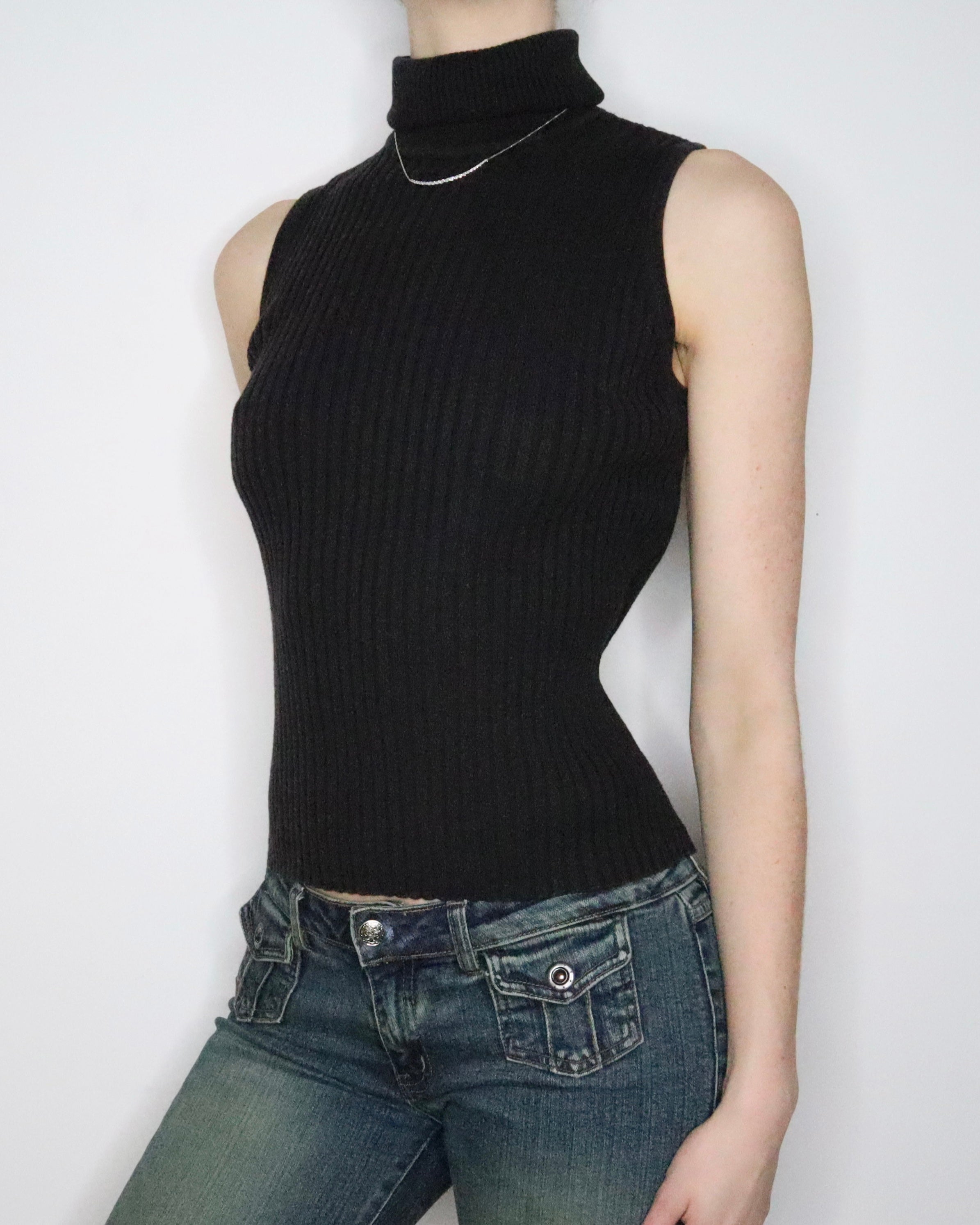 Black Sleeveless Turtleneck (M-L) 