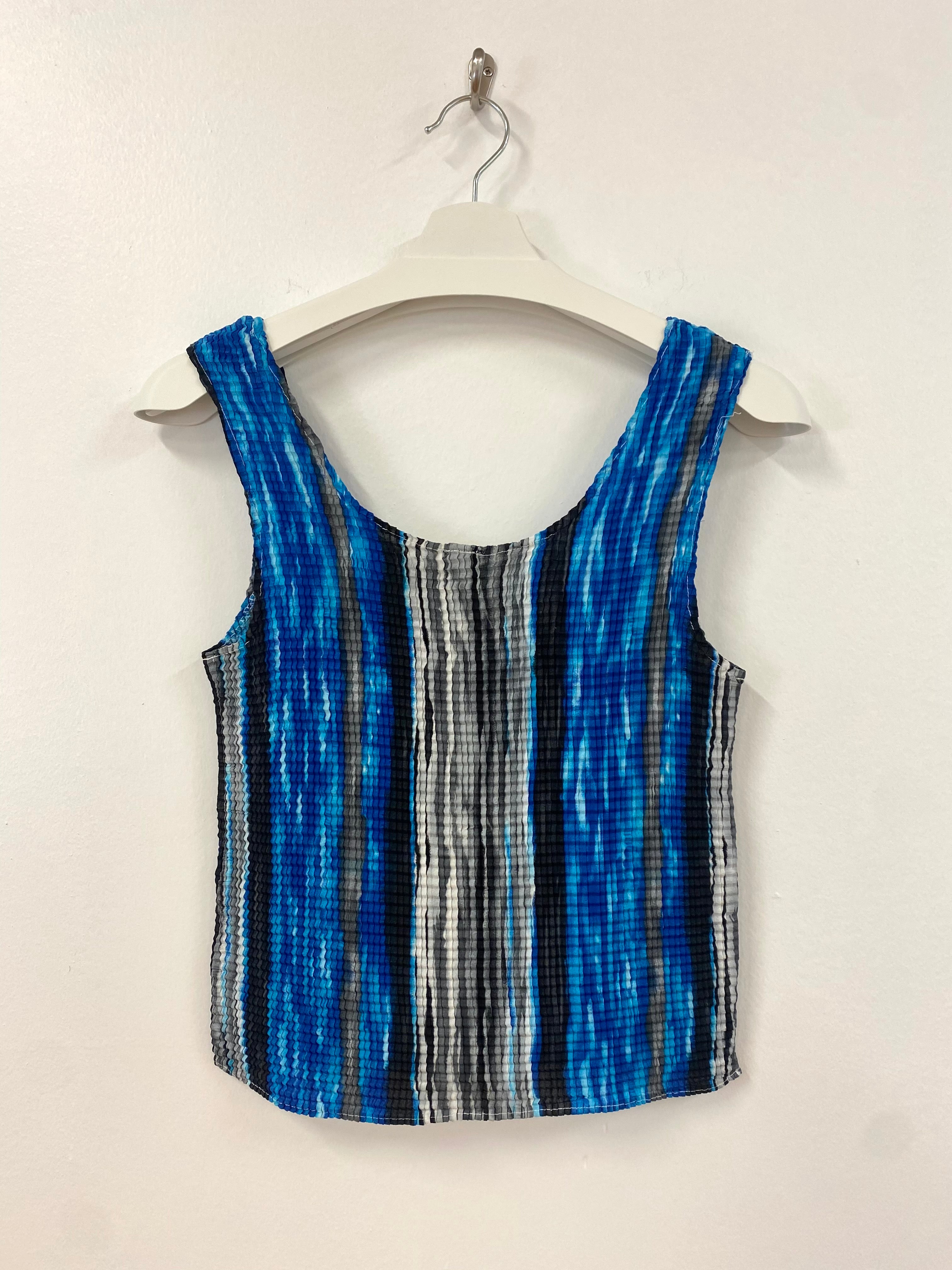 Stretchy Pleated Graphic Tank