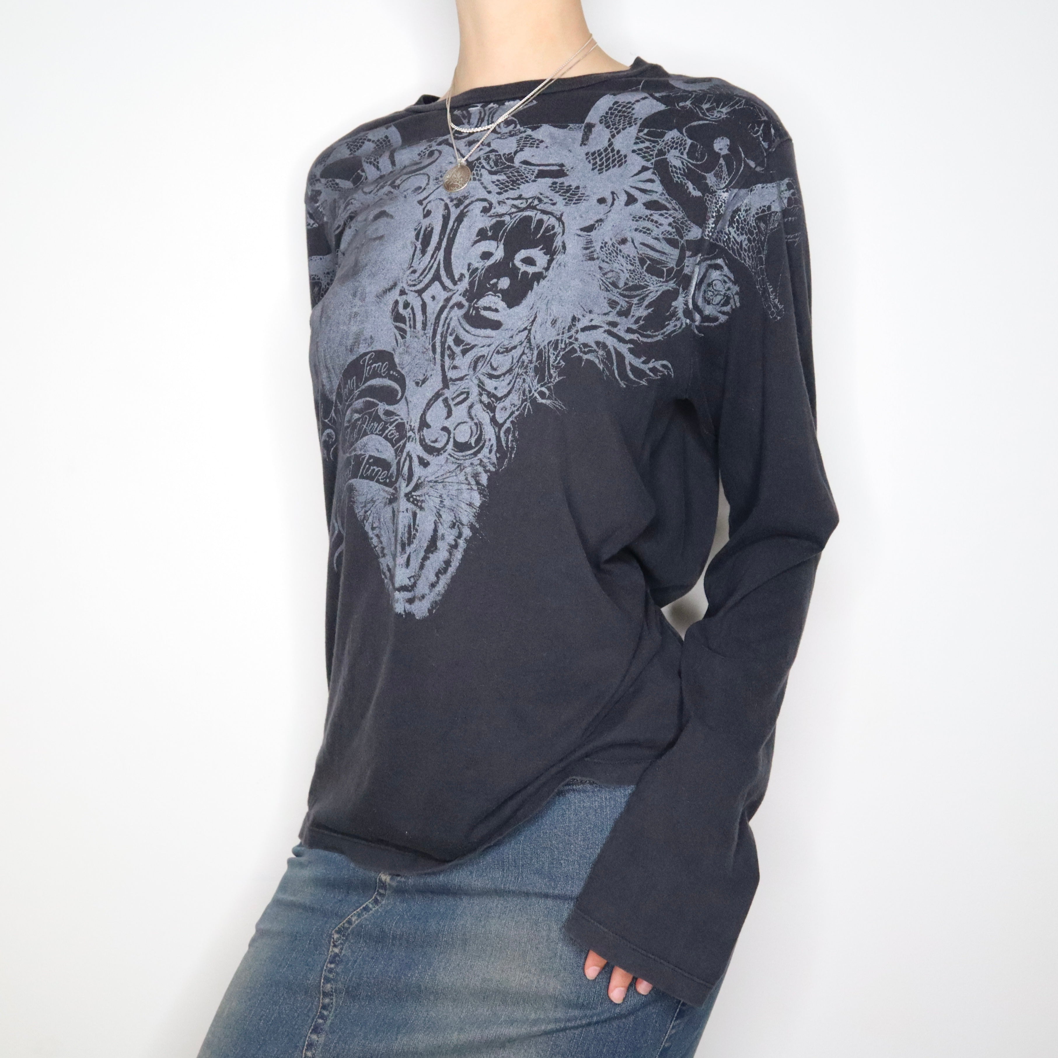 Grunge Graphic Long Sleeve Tee (Large) 