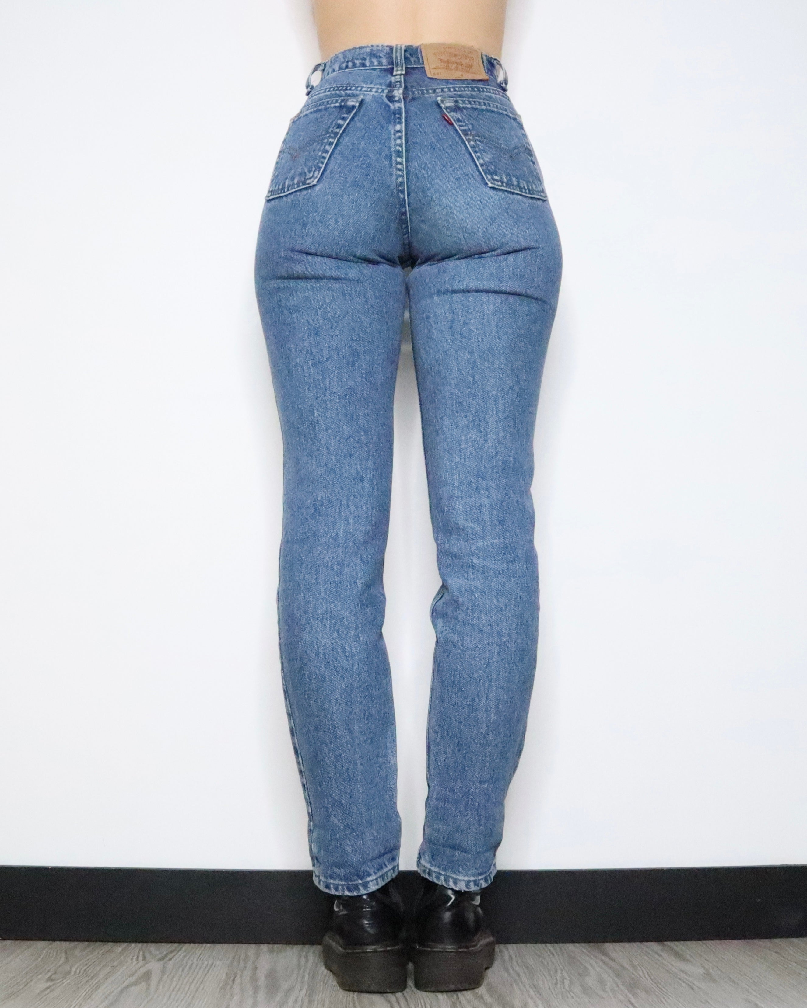 High Waisted Levi's Jeans (Small) 