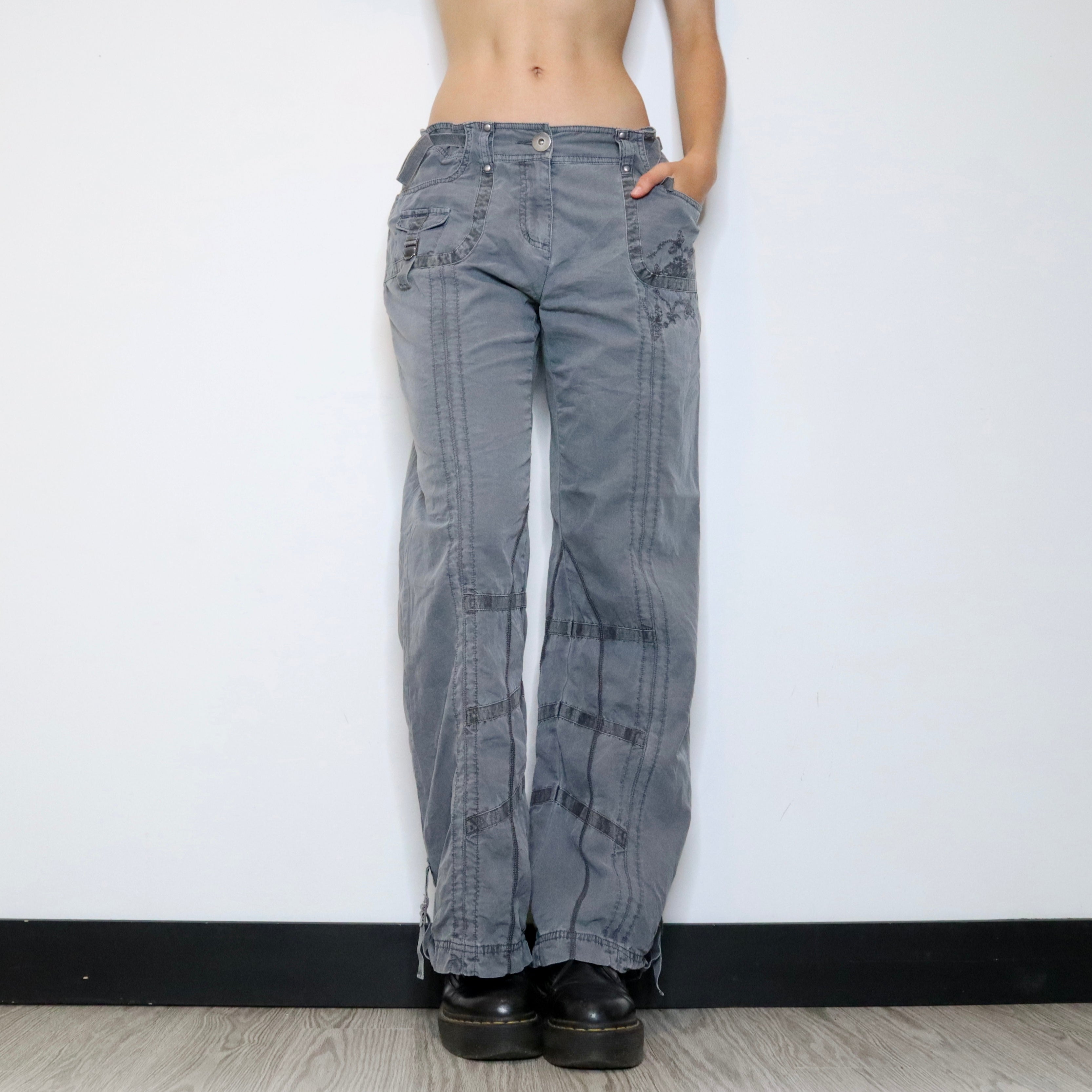 Baggy Gray Cargo Pants (Medium) 