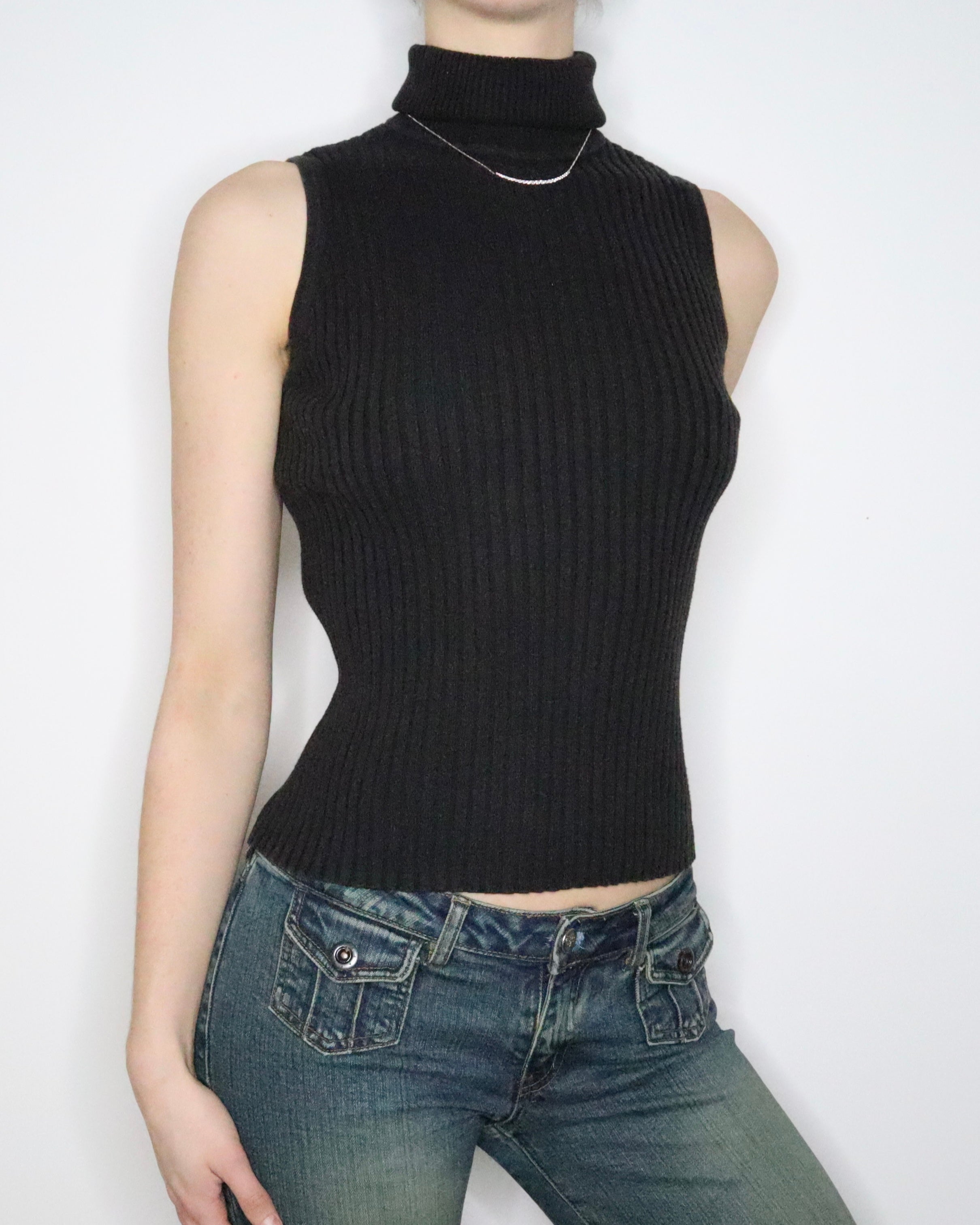 Black Sleeveless Turtleneck (M-L) 
