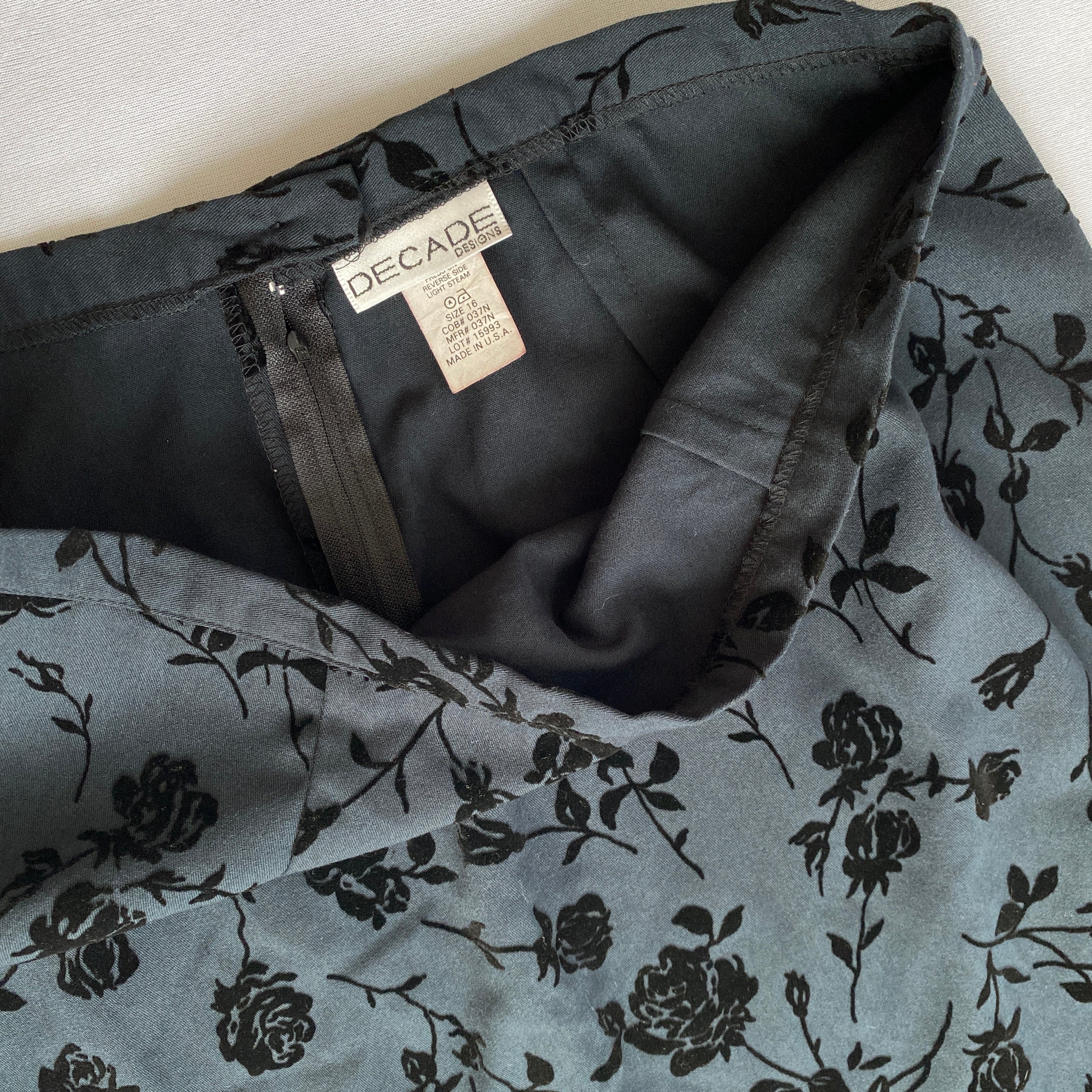 Velvet floral mini skirt