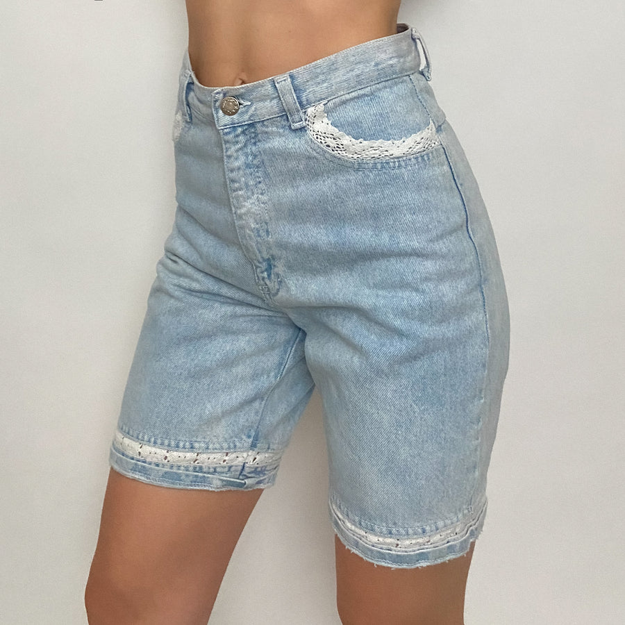 bermuda shorts - size 5/ 26"