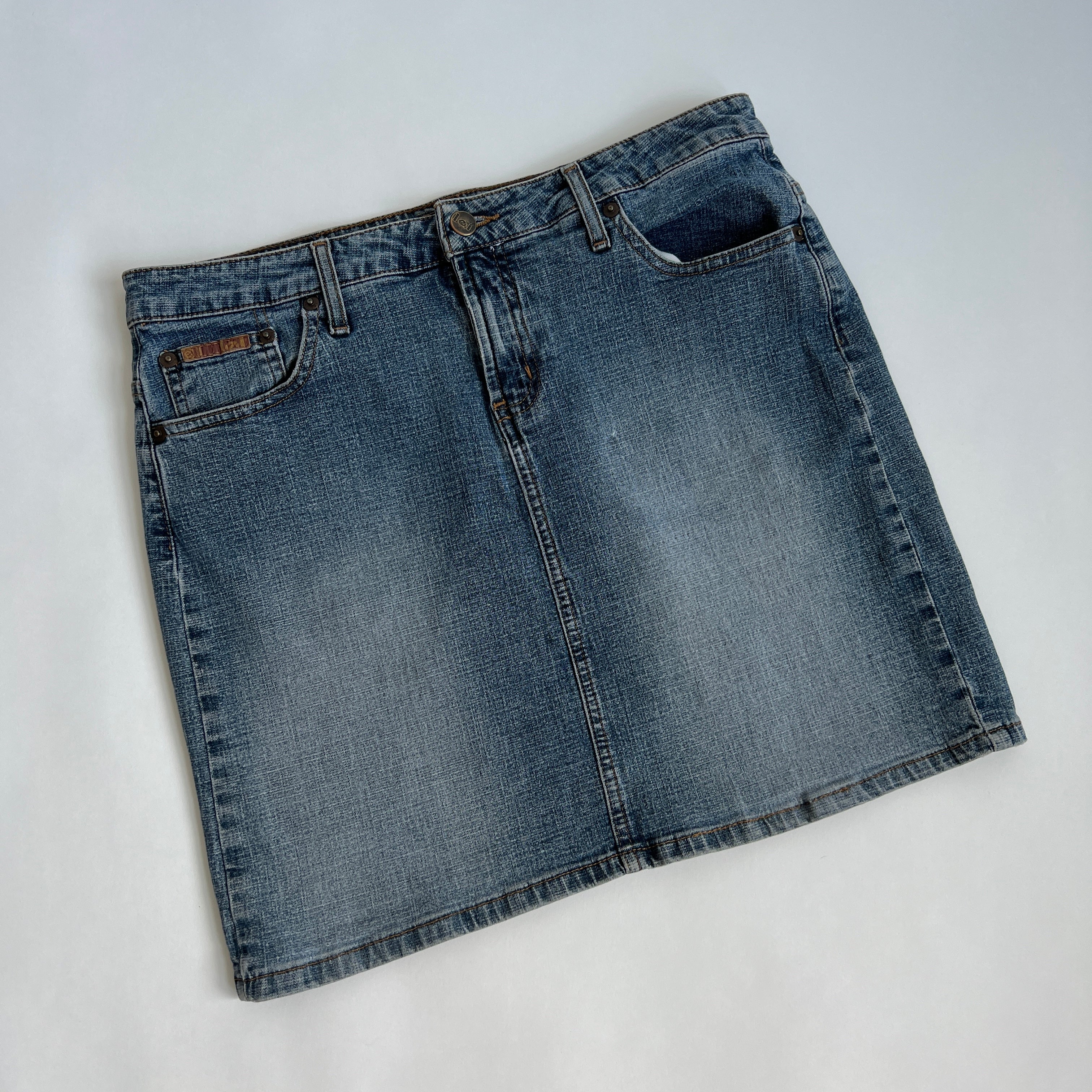 00s medium wash denim skirt