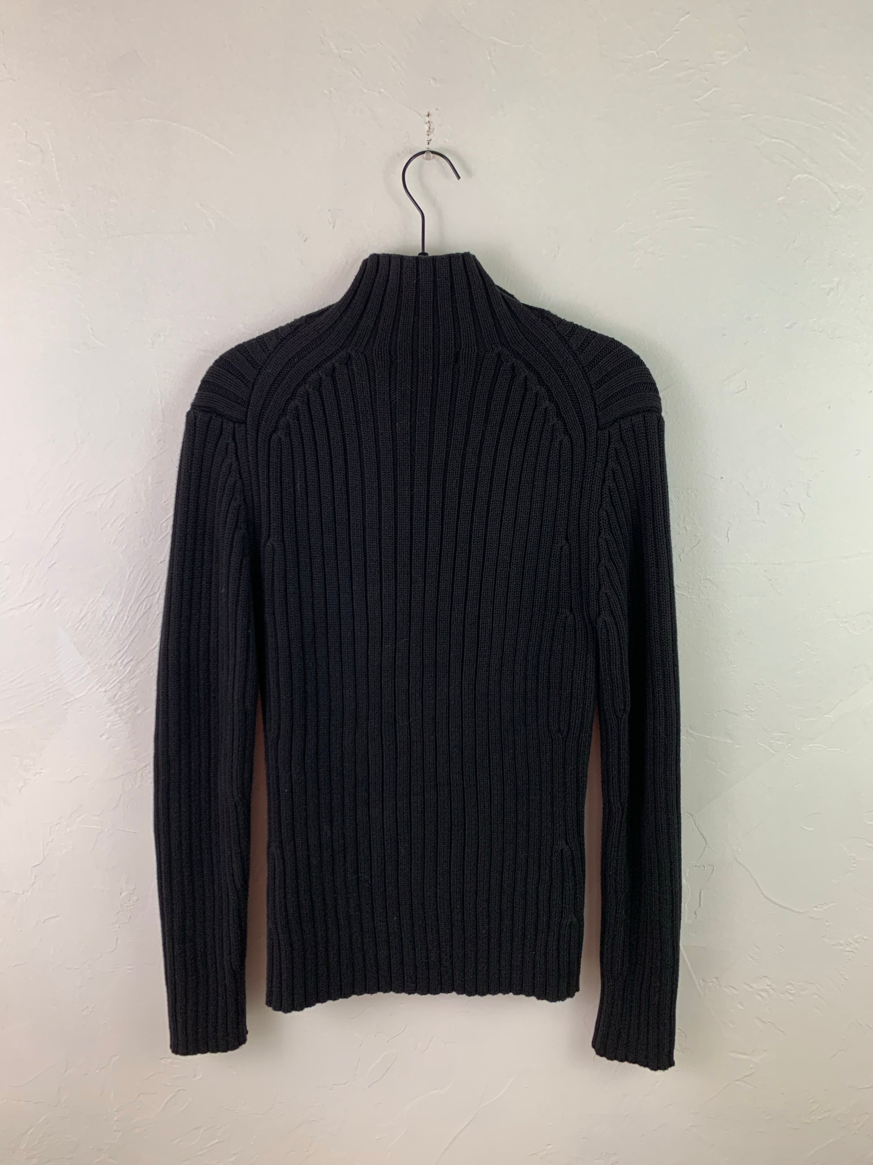 Ribbed button up top