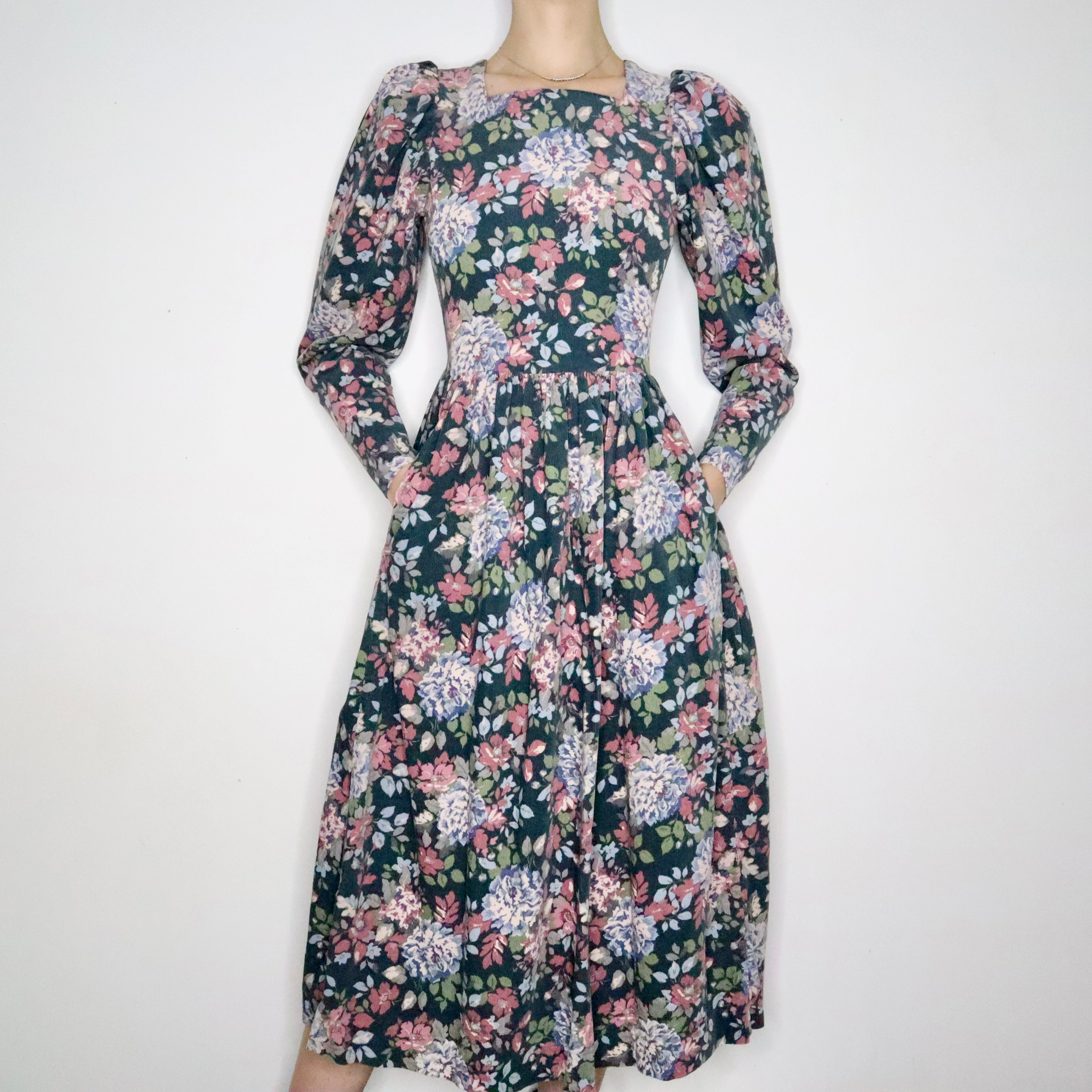 Laura Ashley Cottagecore Dress (Medium) – Holy Thrift