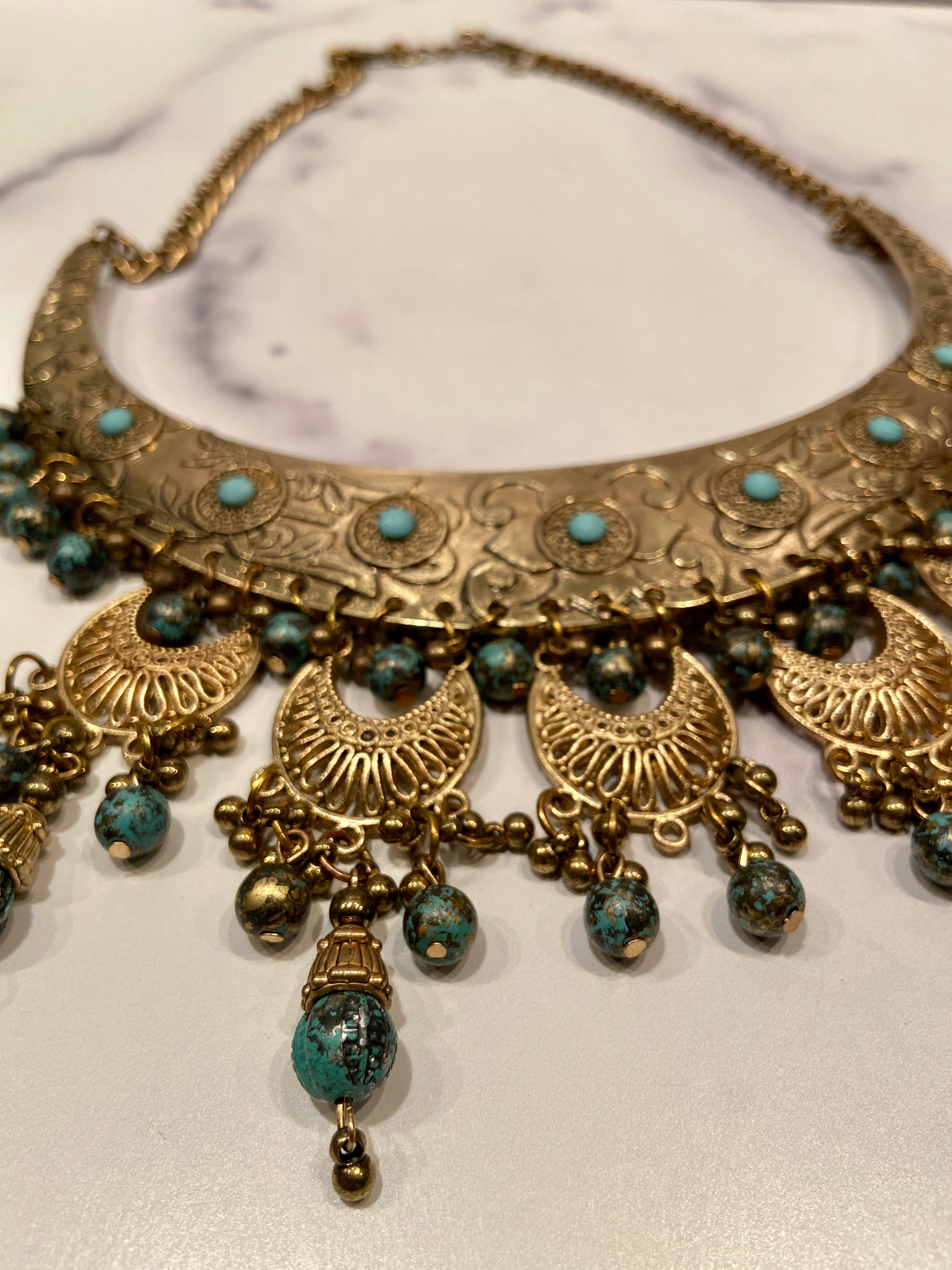 Vintage choker