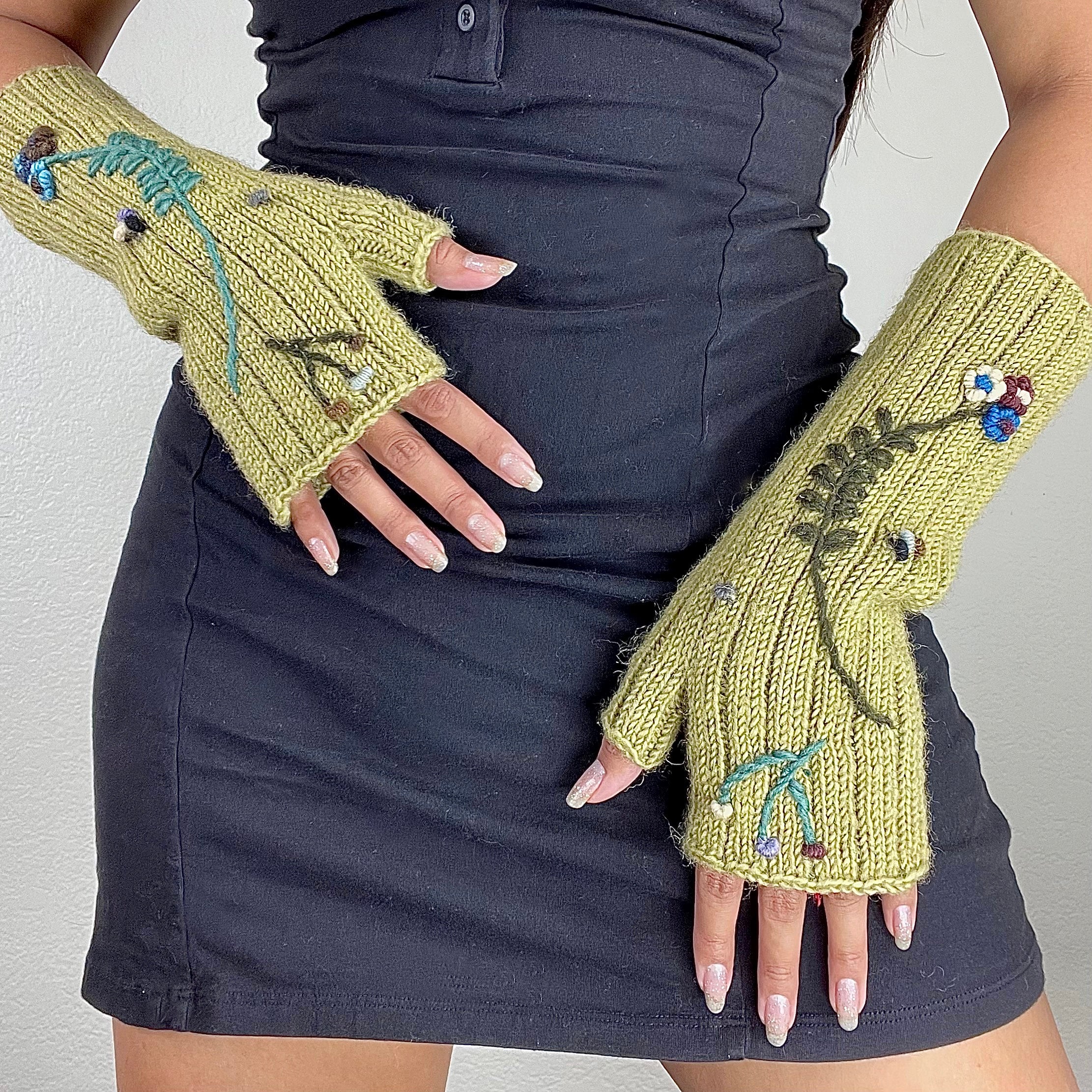 Knit gloves