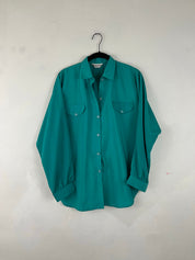 Silkworms button up