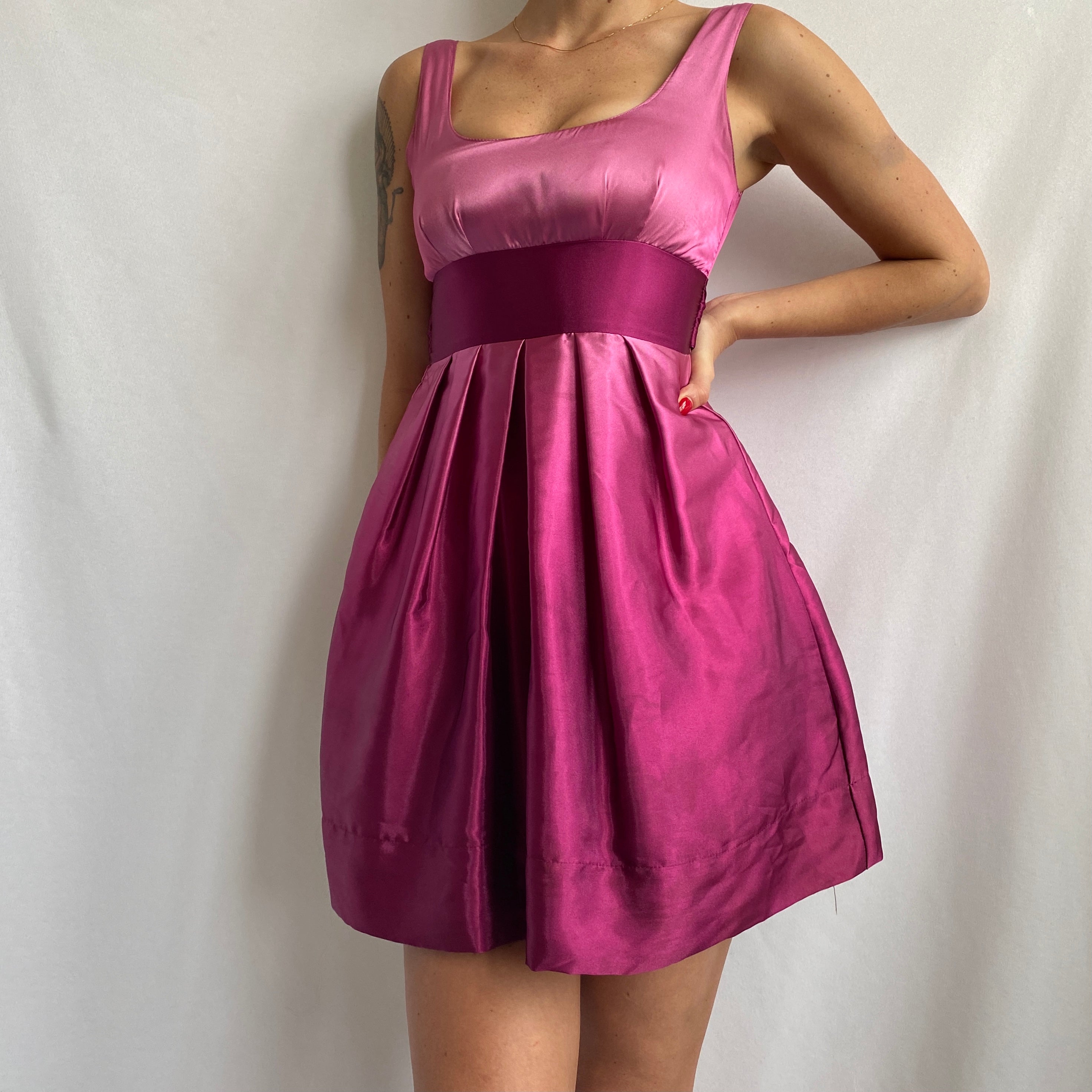 00s ombré satin bubble dress